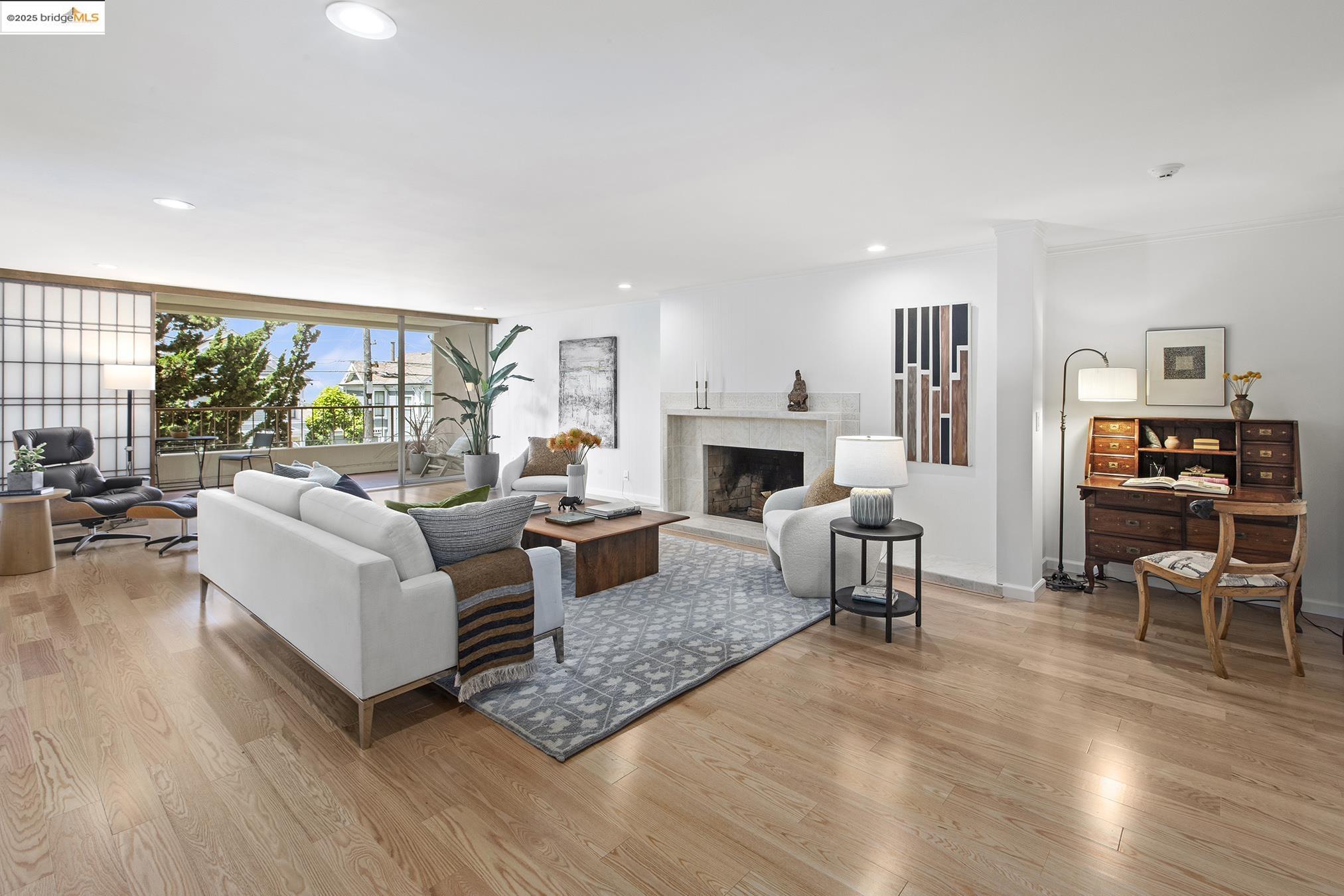 Detail Gallery Image 15 of 56 For 1515 Oxford St 1b,  Berkeley,  CA 94709 - 2 Beds | 2 Baths
