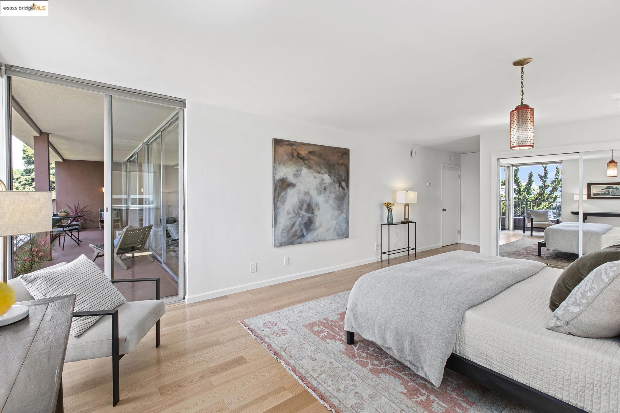 Detail Gallery Image 22 of 56 For 1515 Oxford St 1b,  Berkeley,  CA 94709 - 2 Beds | 2 Baths