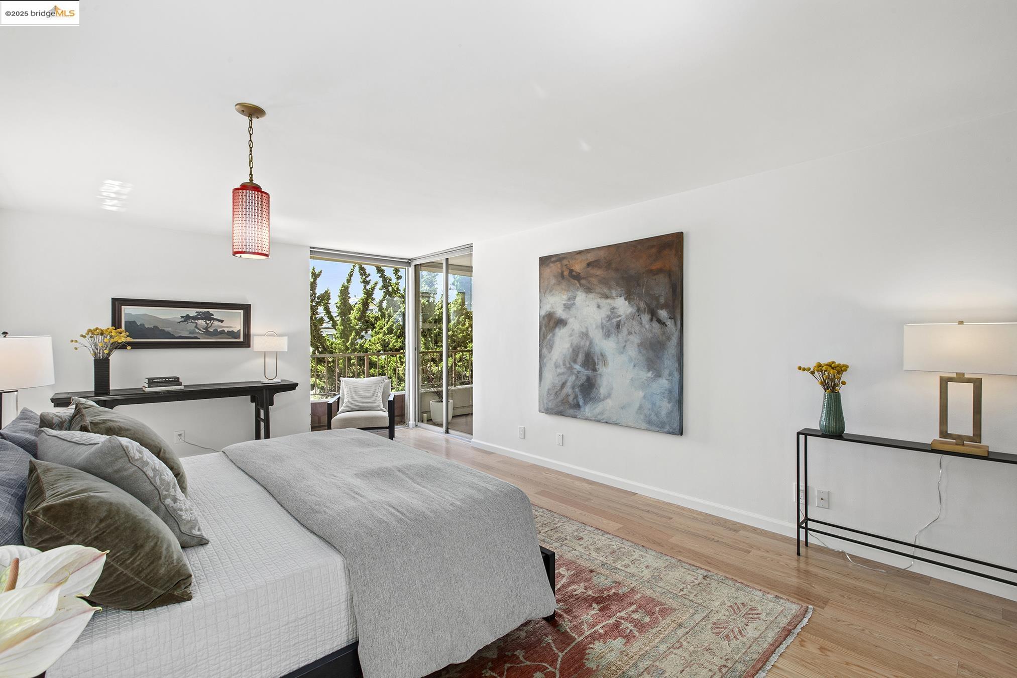 Detail Gallery Image 24 of 56 For 1515 Oxford St 1b,  Berkeley,  CA 94709 - 2 Beds | 2 Baths