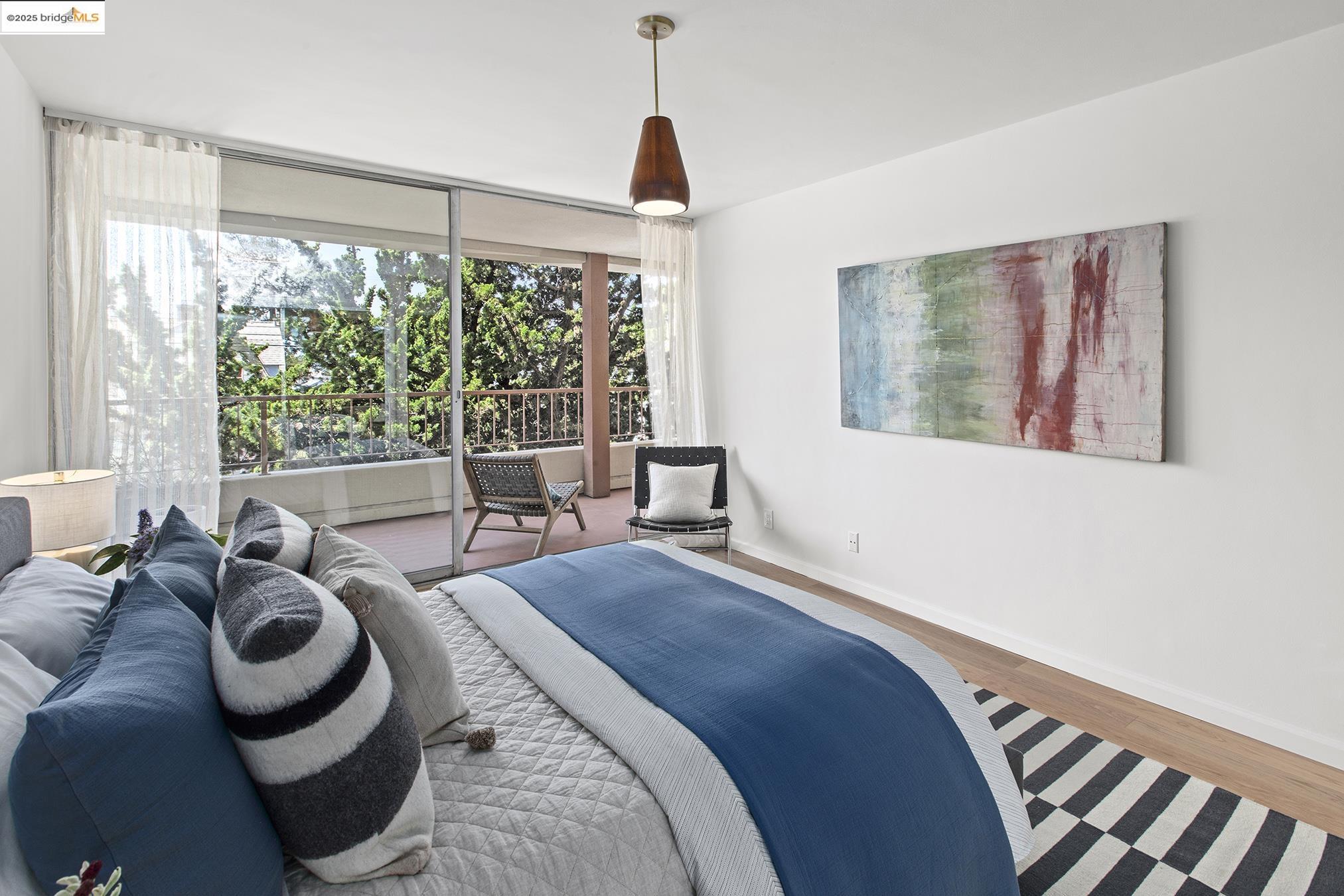 Detail Gallery Image 29 of 56 For 1515 Oxford St 1b,  Berkeley,  CA 94709 - 2 Beds | 2 Baths