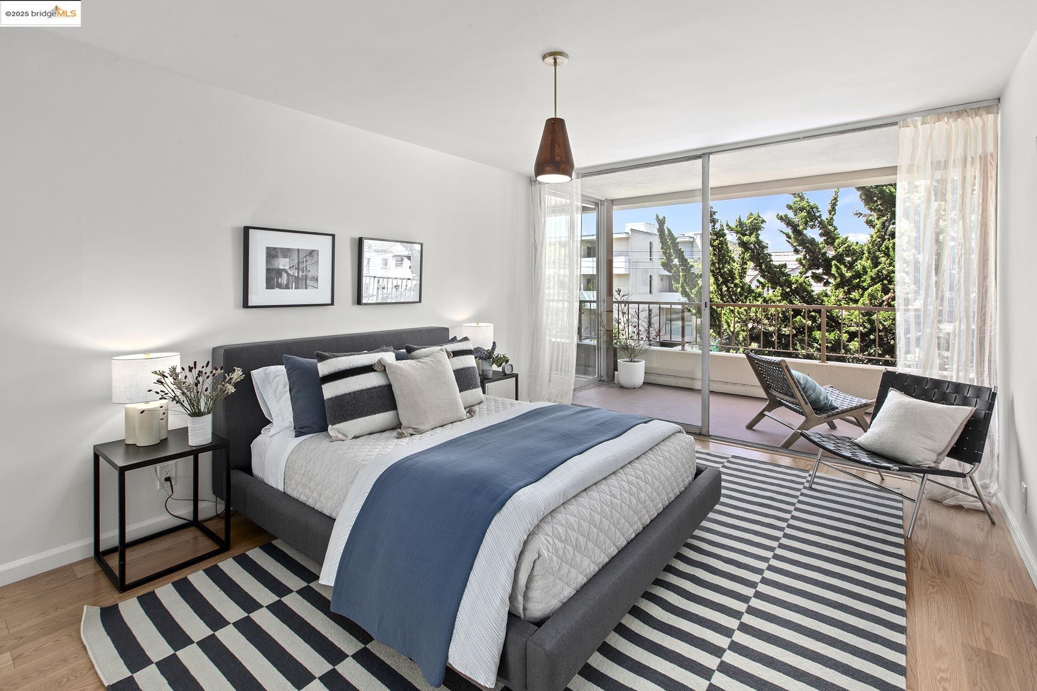 Detail Gallery Image 30 of 56 For 1515 Oxford St 1b,  Berkeley,  CA 94709 - 2 Beds | 2 Baths