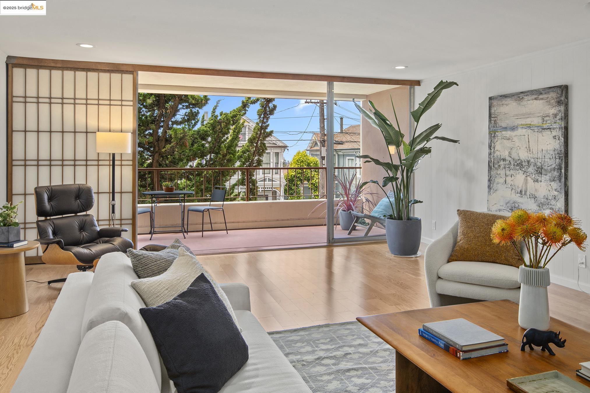 Detail Gallery Image 34 of 56 For 1515 Oxford St 1b,  Berkeley,  CA 94709 - 2 Beds | 2 Baths