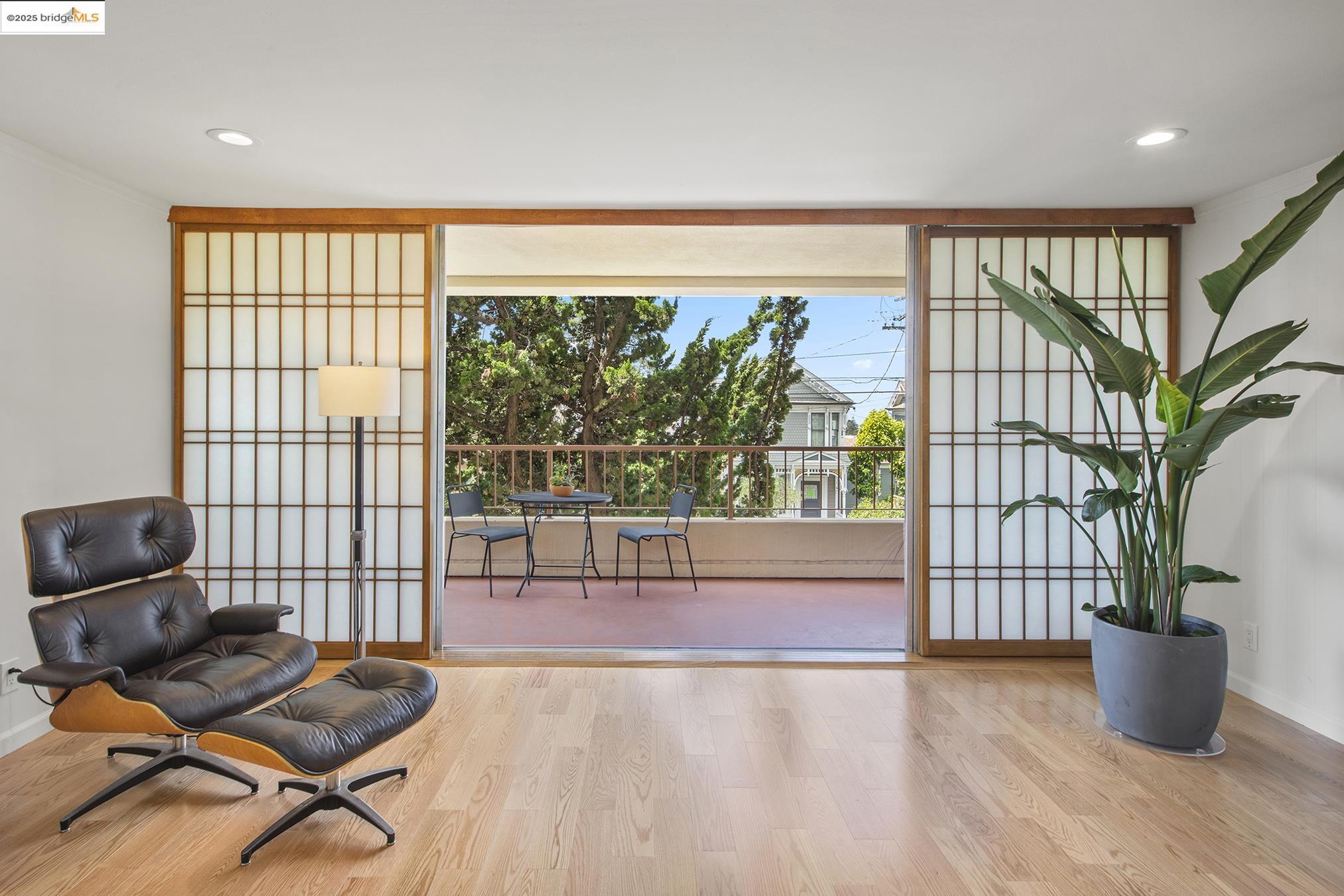 Detail Gallery Image 35 of 56 For 1515 Oxford St 1b,  Berkeley,  CA 94709 - 2 Beds | 2 Baths