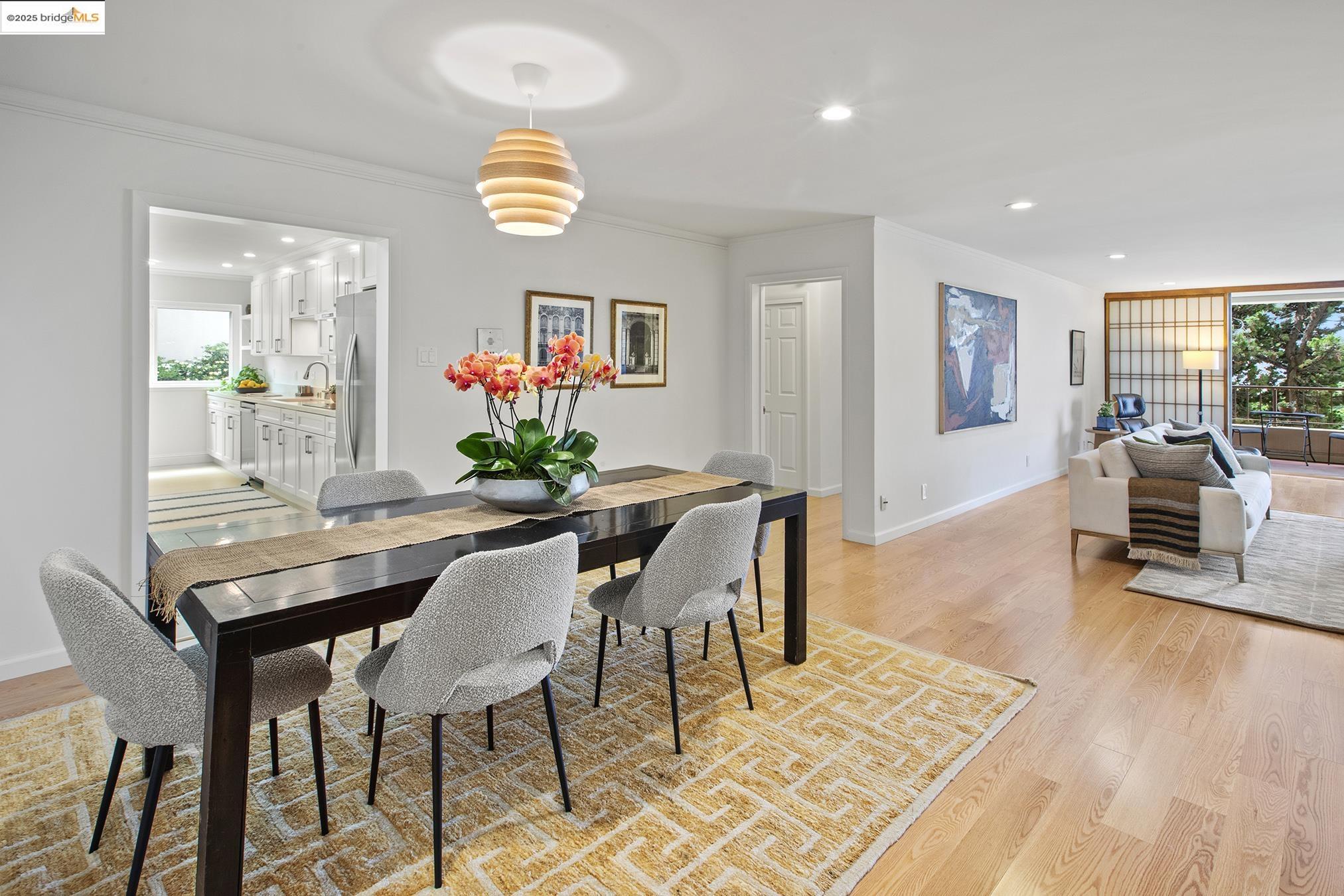 Detail Gallery Image 40 of 56 For 1515 Oxford St 1b,  Berkeley,  CA 94709 - 2 Beds | 2 Baths