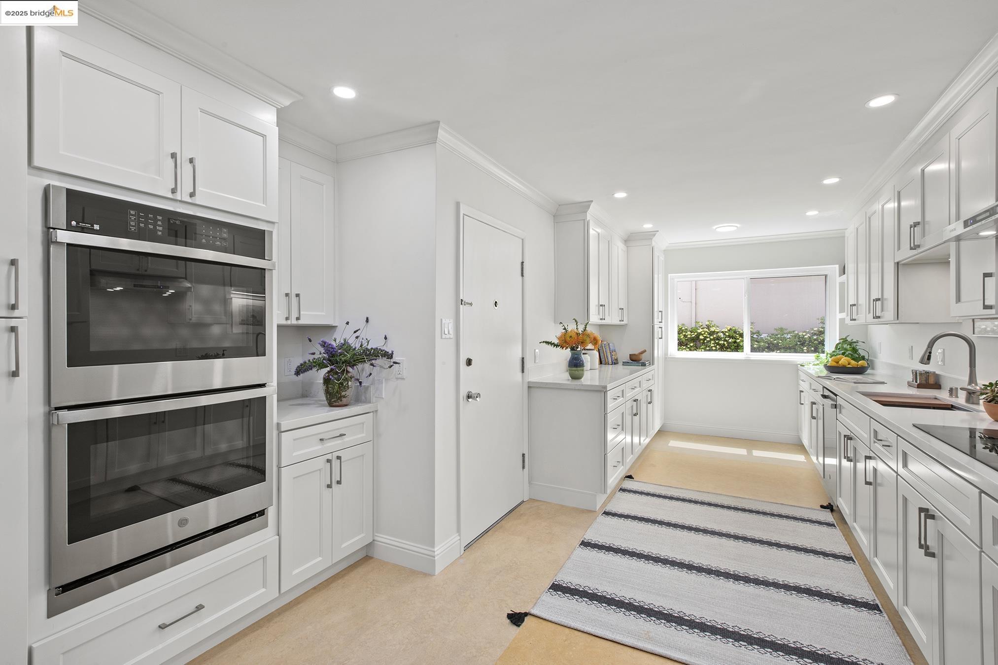 Detail Gallery Image 43 of 56 For 1515 Oxford St 1b,  Berkeley,  CA 94709 - 2 Beds | 2 Baths