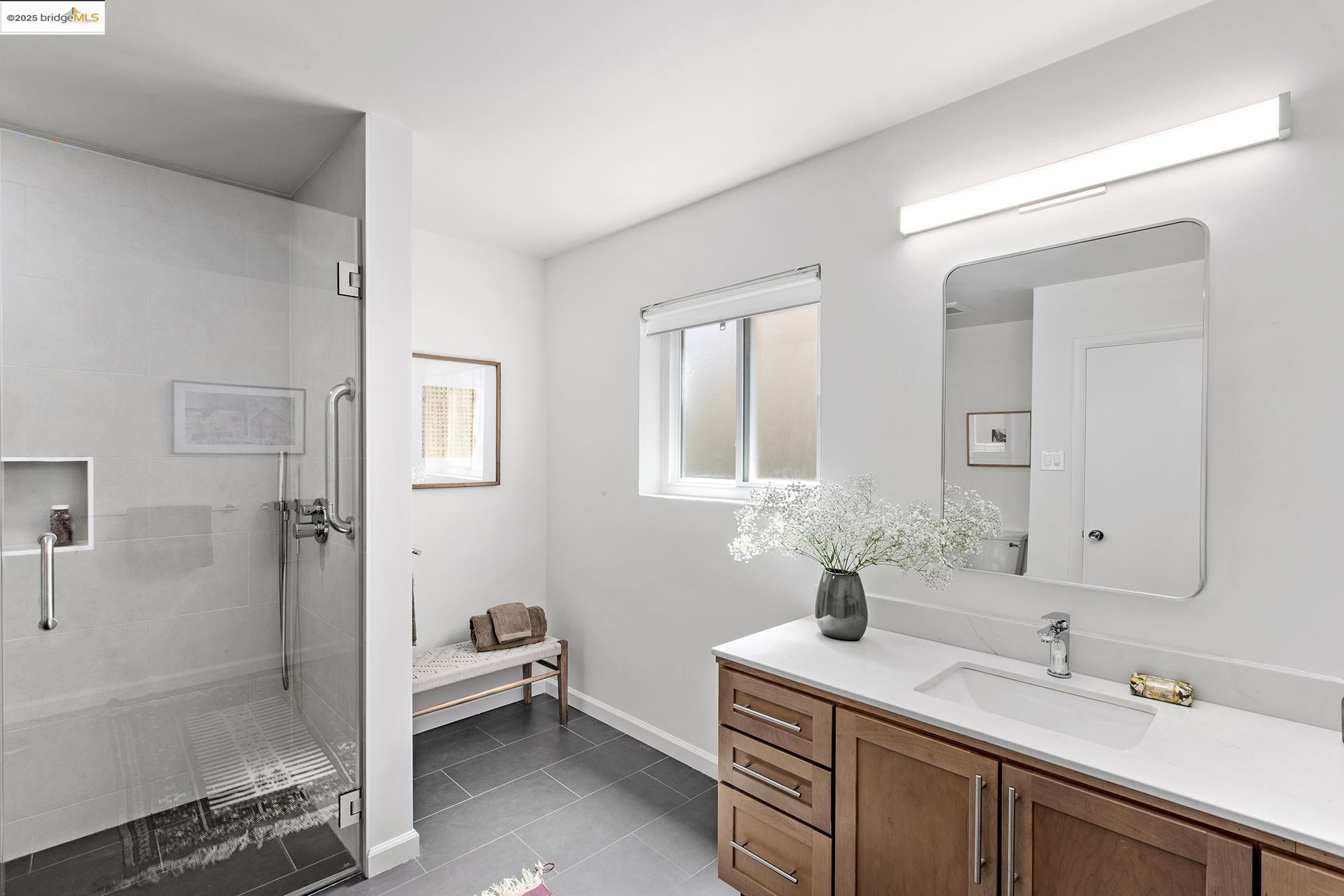 Detail Gallery Image 44 of 56 For 1515 Oxford St 1b,  Berkeley,  CA 94709 - 2 Beds | 2 Baths