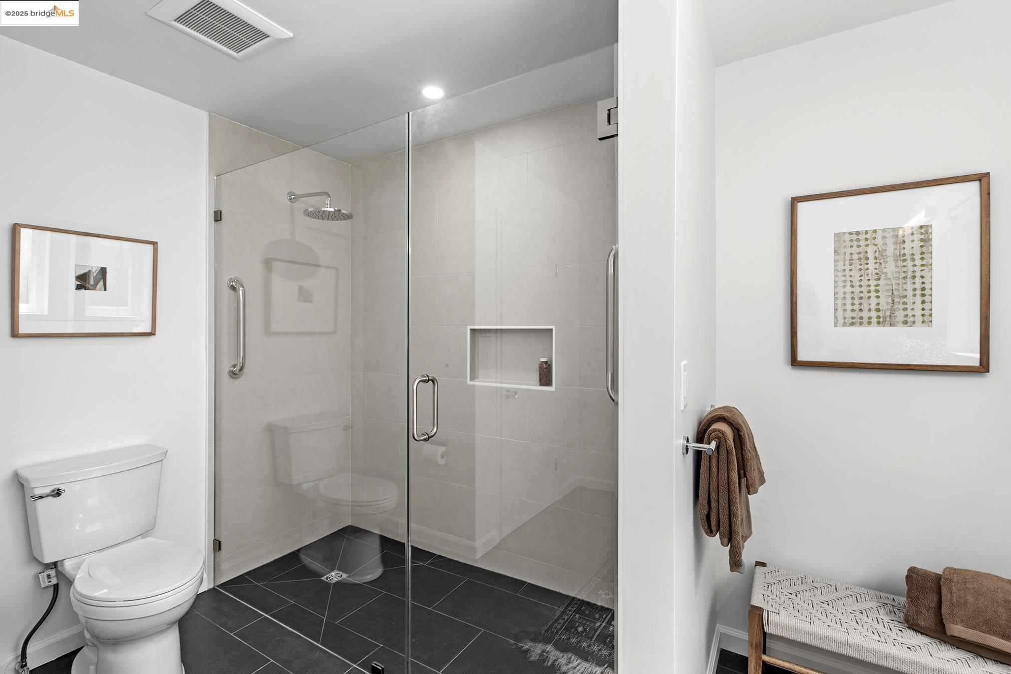 Detail Gallery Image 46 of 56 For 1515 Oxford St 1b,  Berkeley,  CA 94709 - 2 Beds | 2 Baths