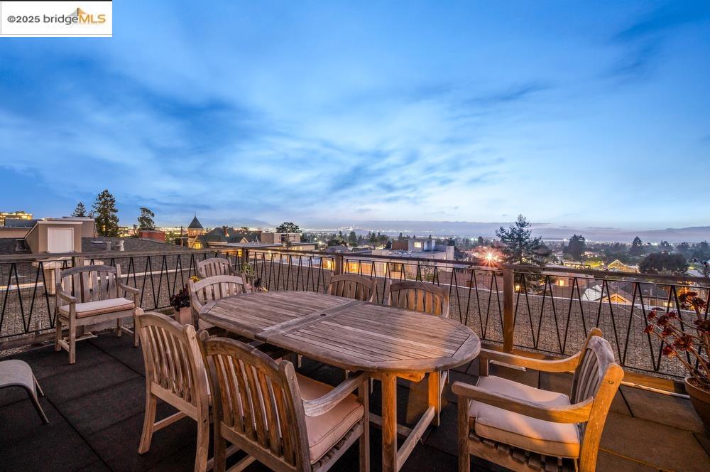 Detail Gallery Image 52 of 56 For 1515 Oxford St 1b,  Berkeley,  CA 94709 - 2 Beds | 2 Baths