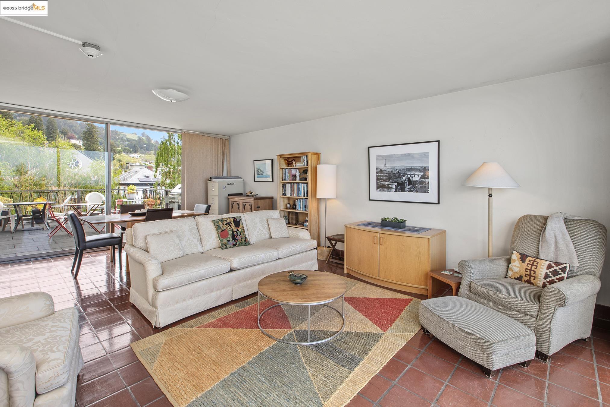 Detail Gallery Image 55 of 56 For 1515 Oxford St 1b,  Berkeley,  CA 94709 - 2 Beds | 2 Baths