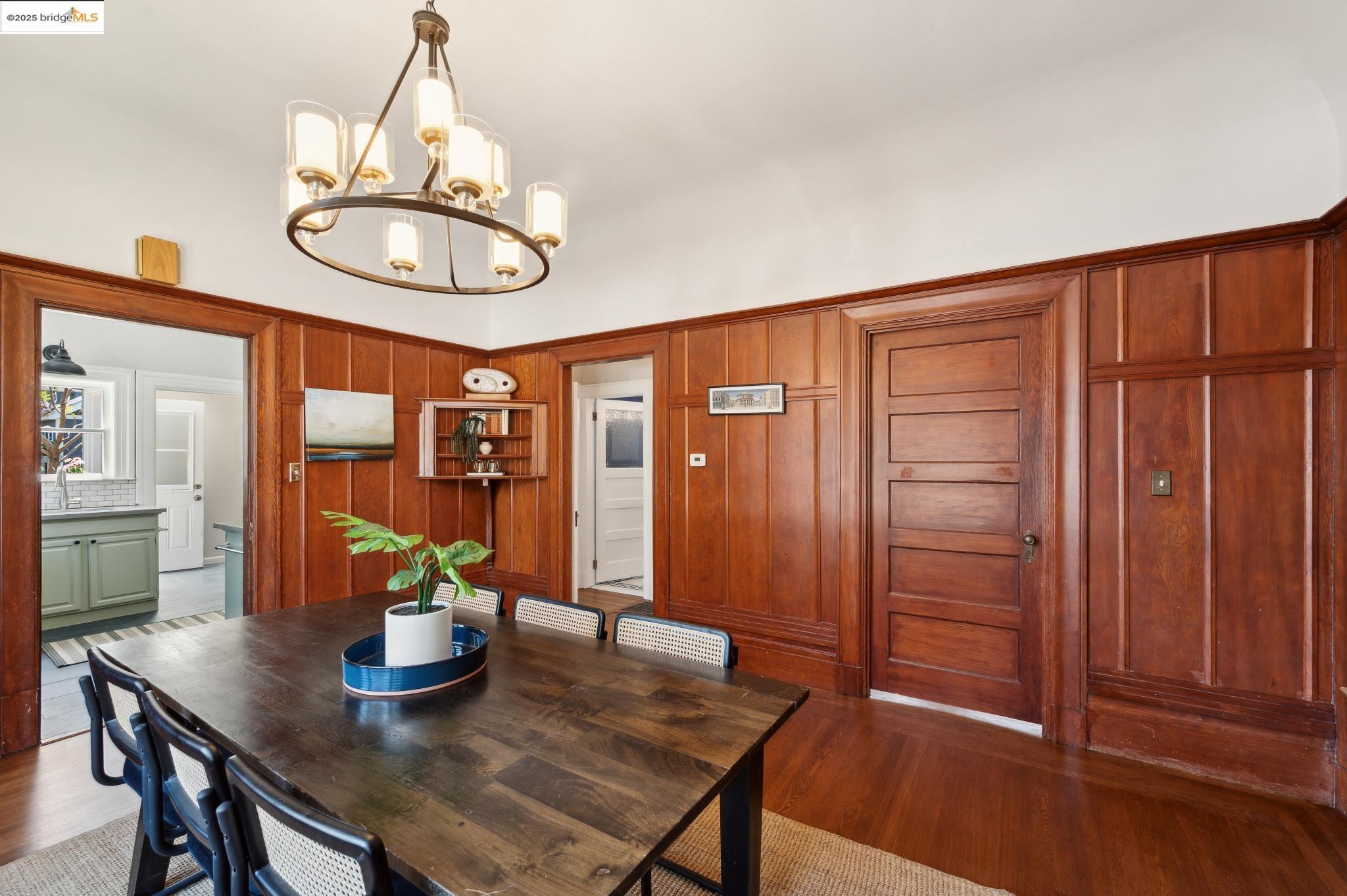 Detail Gallery Image 14 of 60 For 1042 Santa Clara Ave, Alameda,  CA 94501 - 4 Beds | 2 Baths
