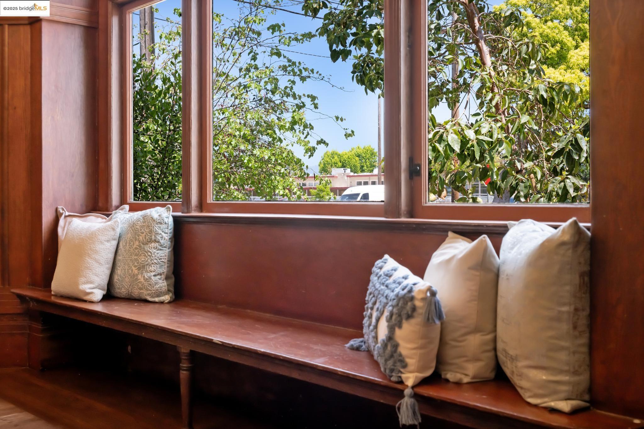 Detail Gallery Image 19 of 60 For 1042 Santa Clara Ave, Alameda,  CA 94501 - 4 Beds | 2 Baths