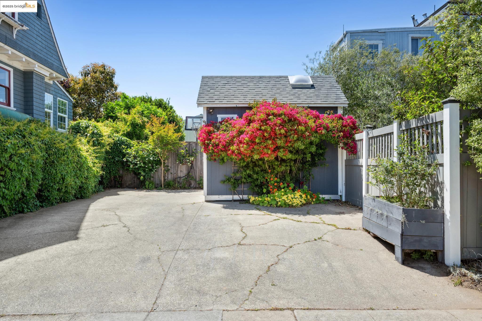 Detail Gallery Image 50 of 60 For 1042 Santa Clara Ave, Alameda,  CA 94501 - 4 Beds | 2 Baths