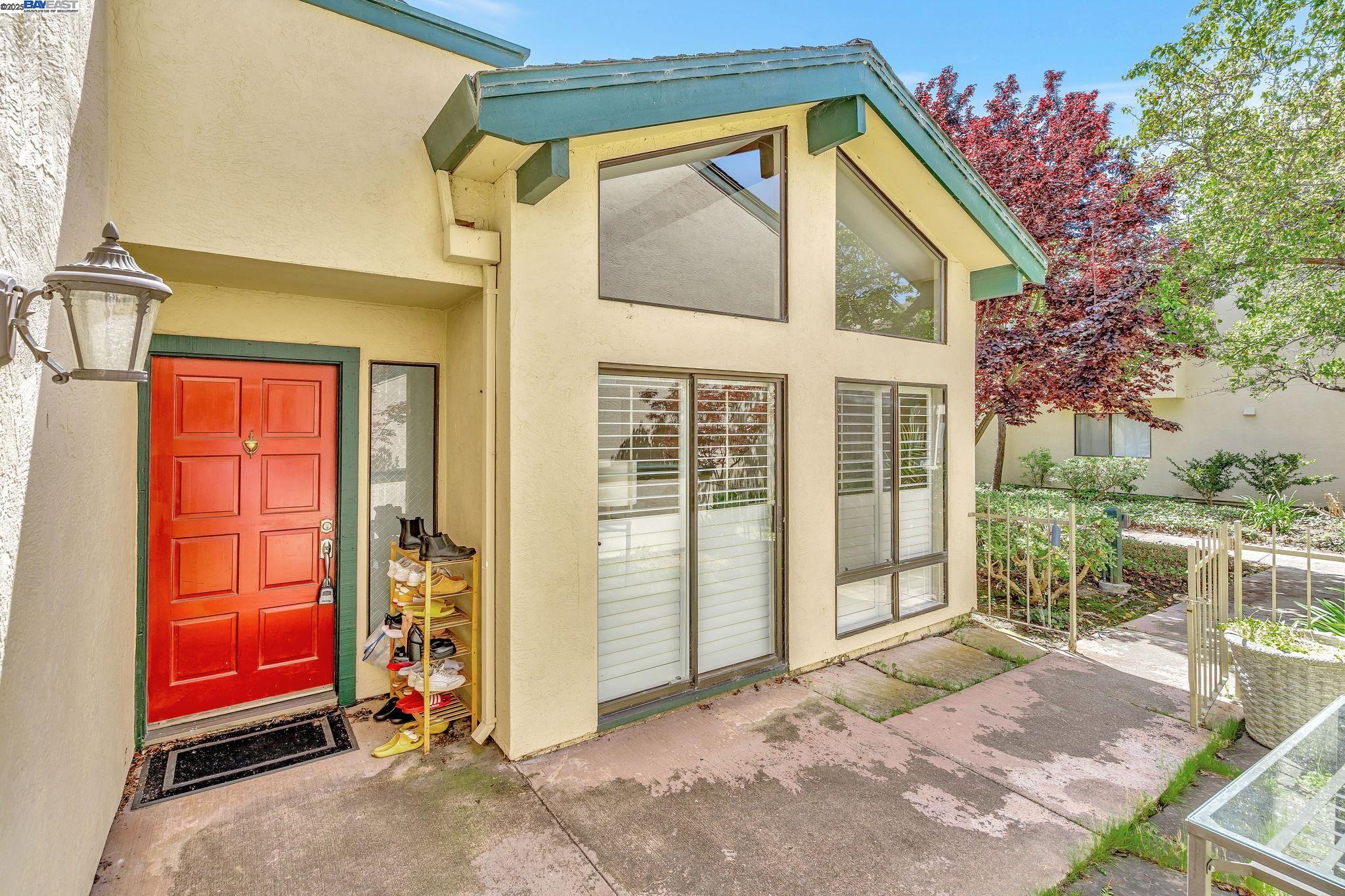 Detail Gallery Image 1 of 26 For 818 Ironwood Rd, Alameda,  CA 94502 - 3 Beds | 2/1 Baths