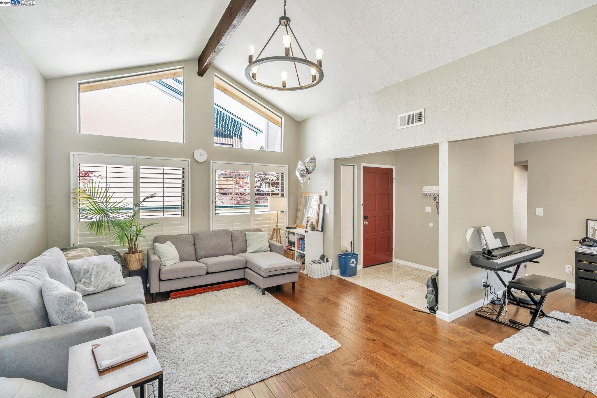 Browse active condo listings in BAYWOOD