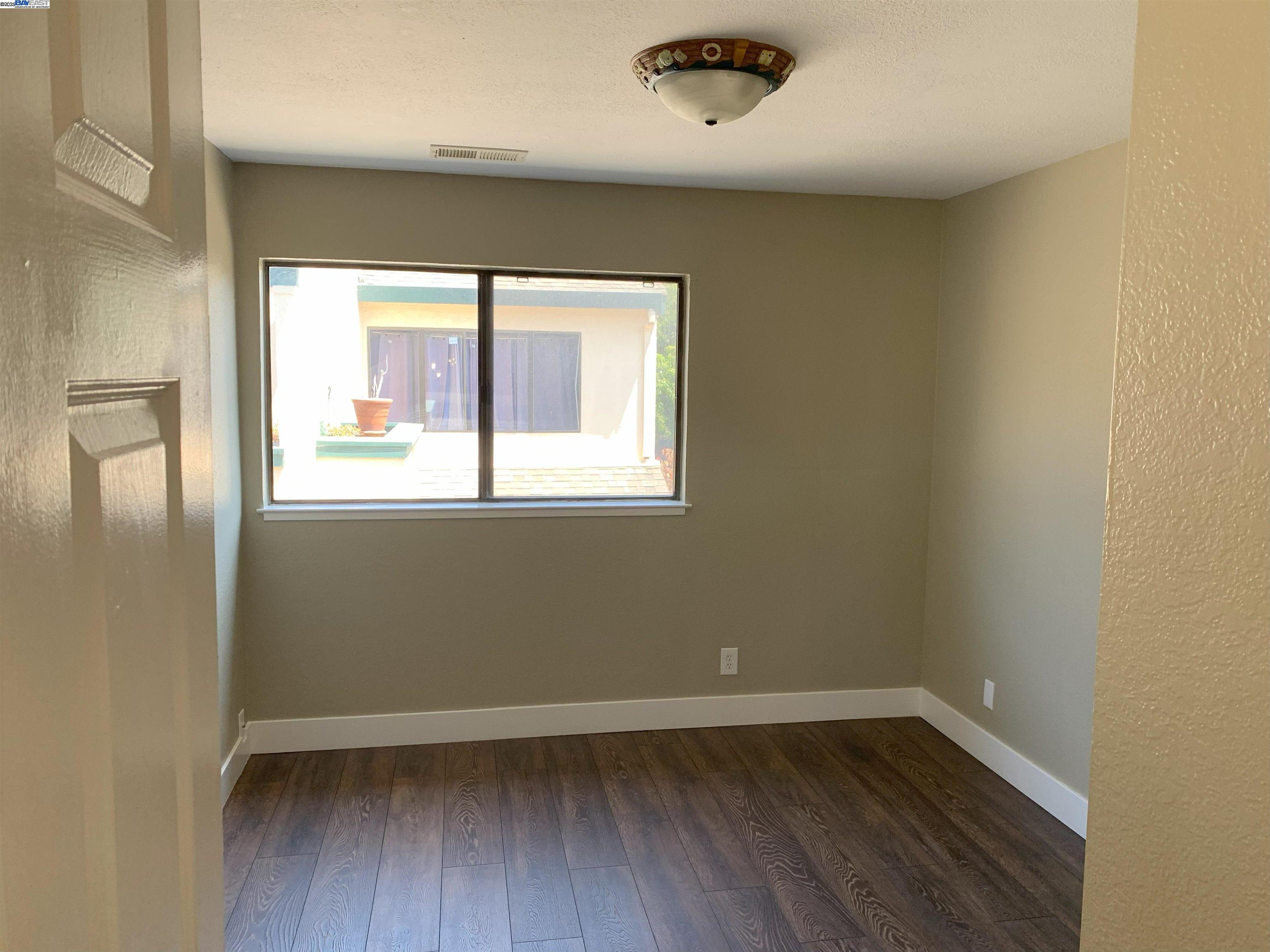 Detail Gallery Image 17 of 26 For 818 Ironwood Rd, Alameda,  CA 94502 - 3 Beds | 2/1 Baths