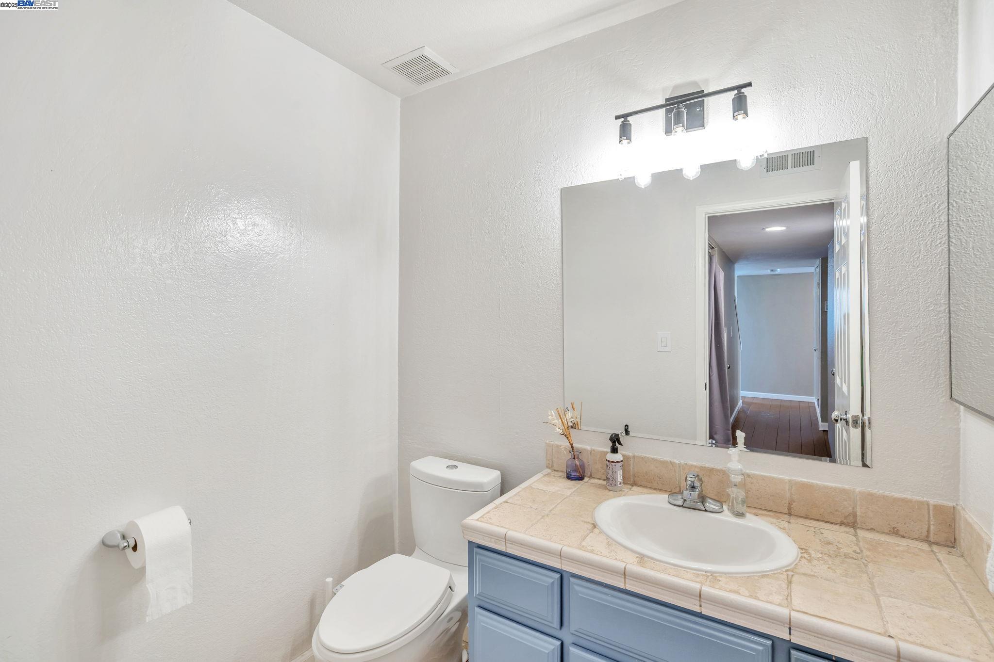 Detail Gallery Image 18 of 26 For 818 Ironwood Rd, Alameda,  CA 94502 - 3 Beds | 2/1 Baths