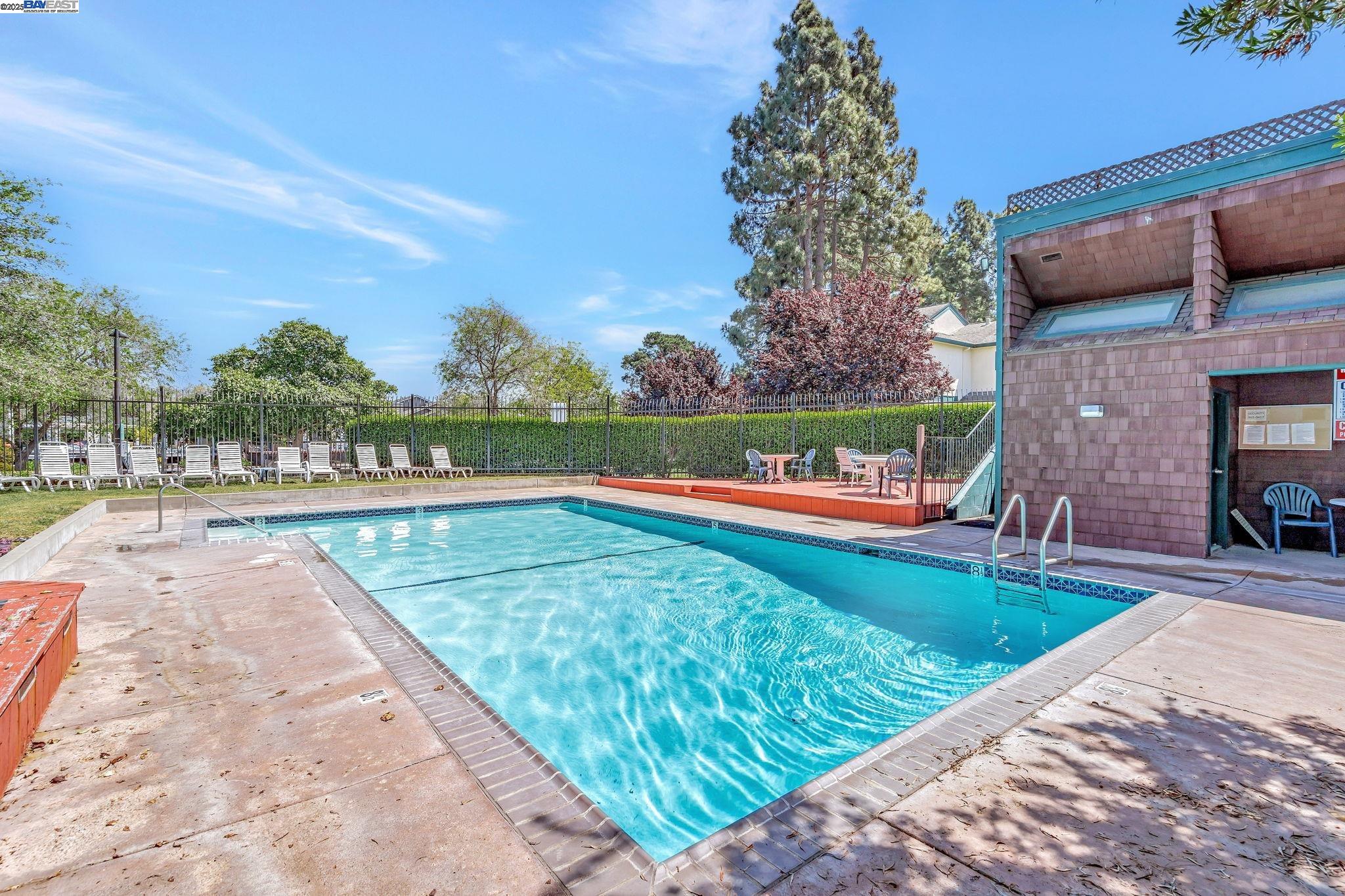 Detail Gallery Image 23 of 26 For 818 Ironwood Rd, Alameda,  CA 94502 - 3 Beds | 2/1 Baths