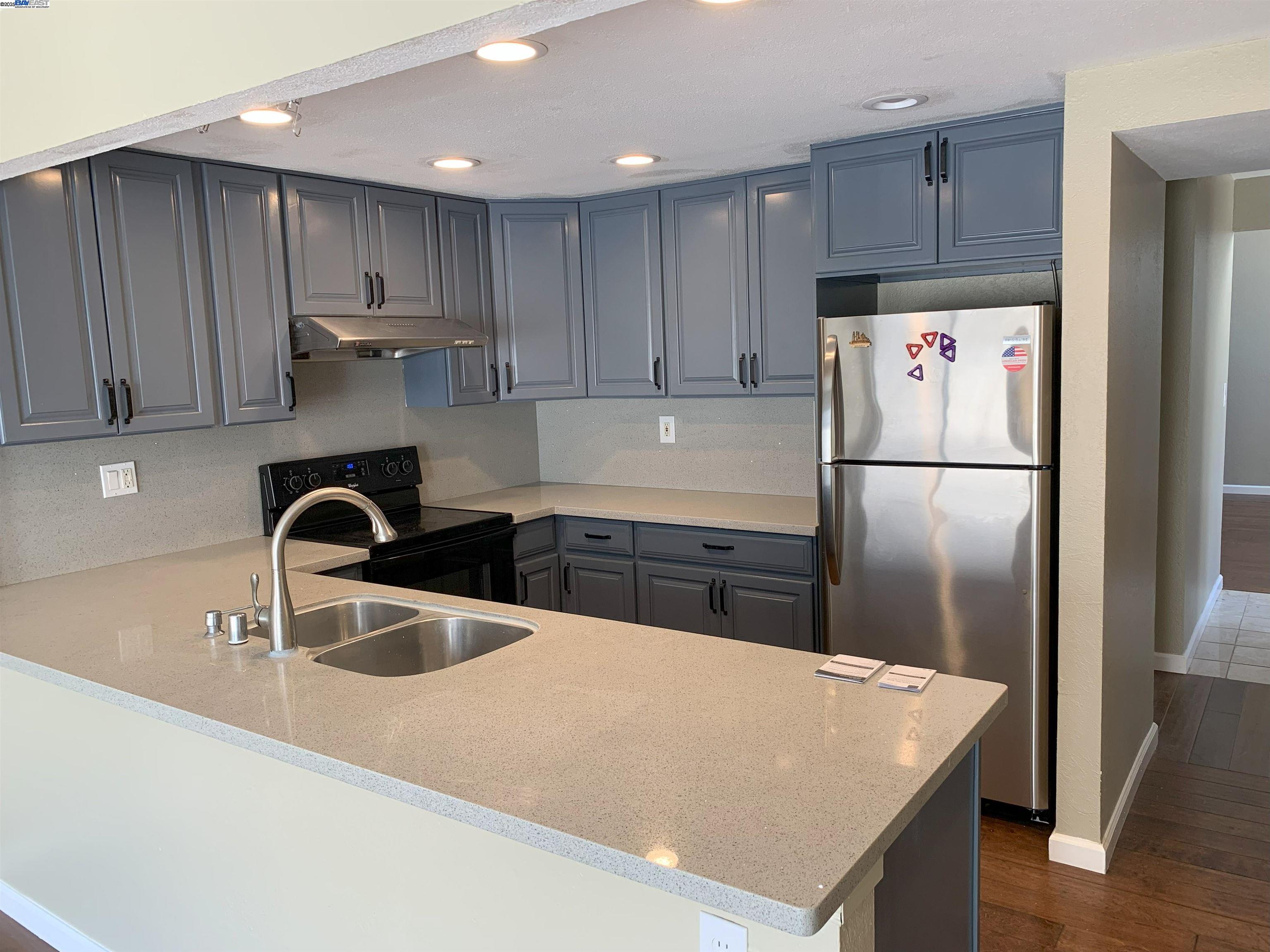 Detail Gallery Image 9 of 26 For 818 Ironwood Rd, Alameda,  CA 94502 - 3 Beds | 2/1 Baths