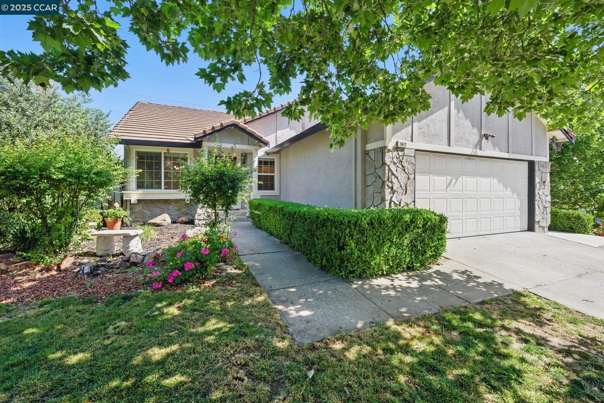 Detail Gallery Image 1 of 1 For 1612 Putnam St, Antioch,  CA 94509 - 3 Beds | 2 Baths