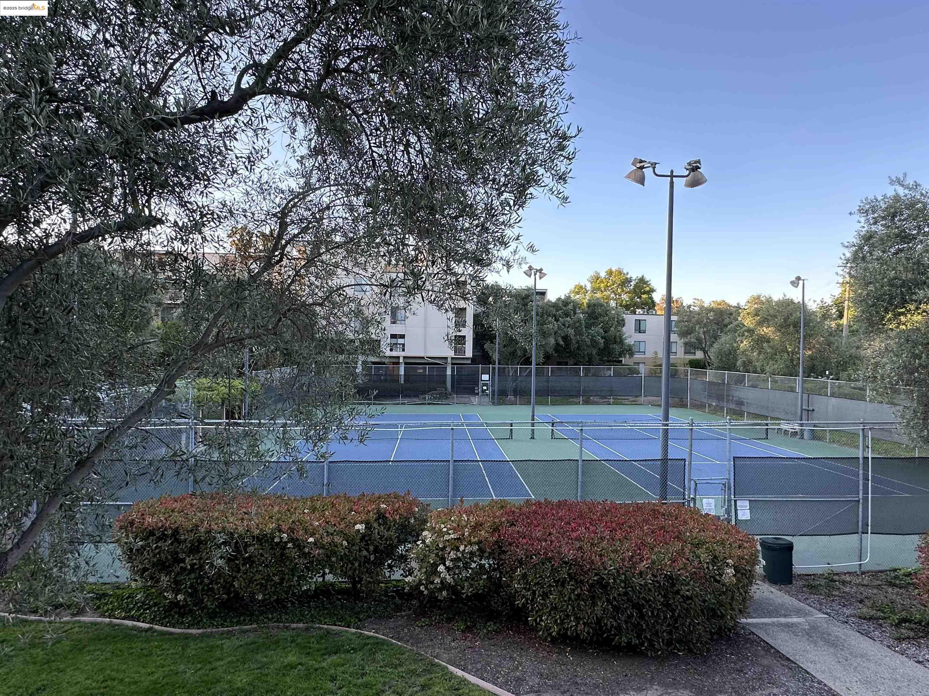 Detail Gallery Image 24 of 30 For 490 N Civic Dr #206,  Walnut Creek,  CA 94596 - 1 Beds | 1 Baths