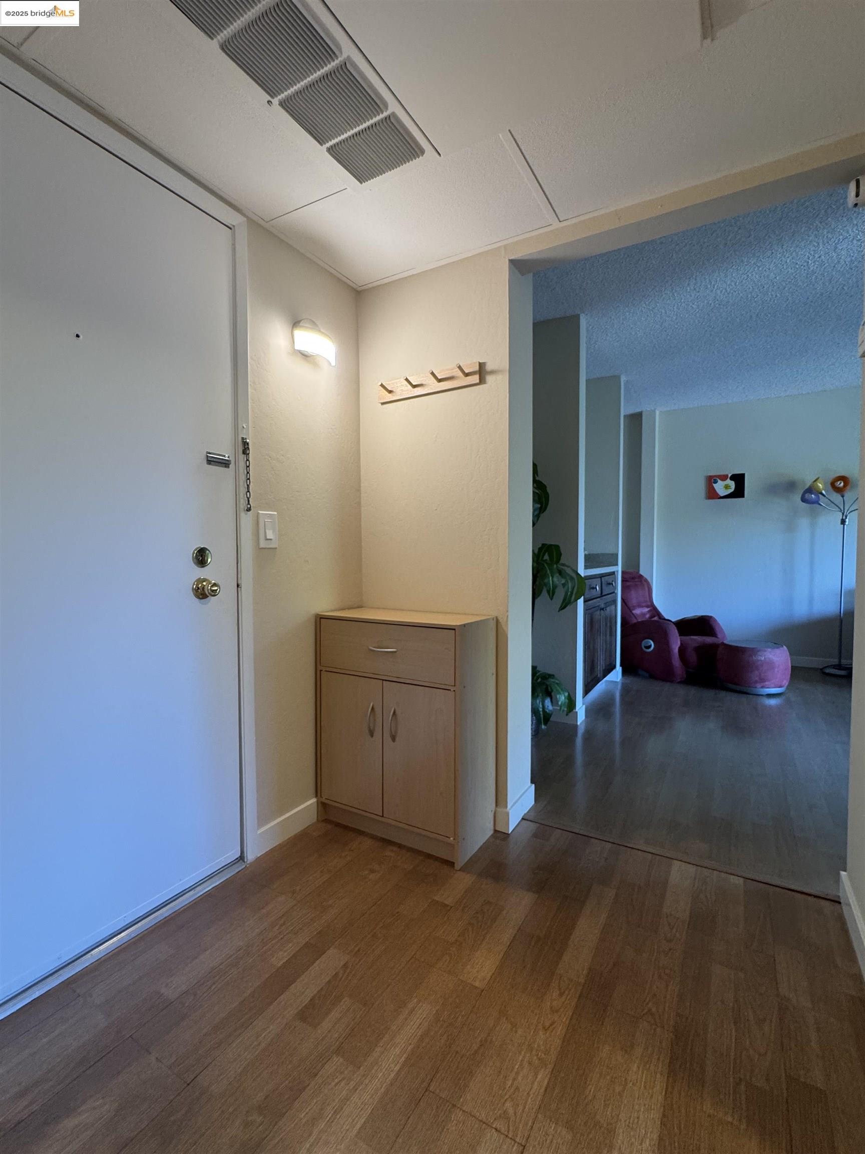 Detail Gallery Image 8 of 30 For 490 N Civic Dr #206,  Walnut Creek,  CA 94596 - 1 Beds | 1 Baths