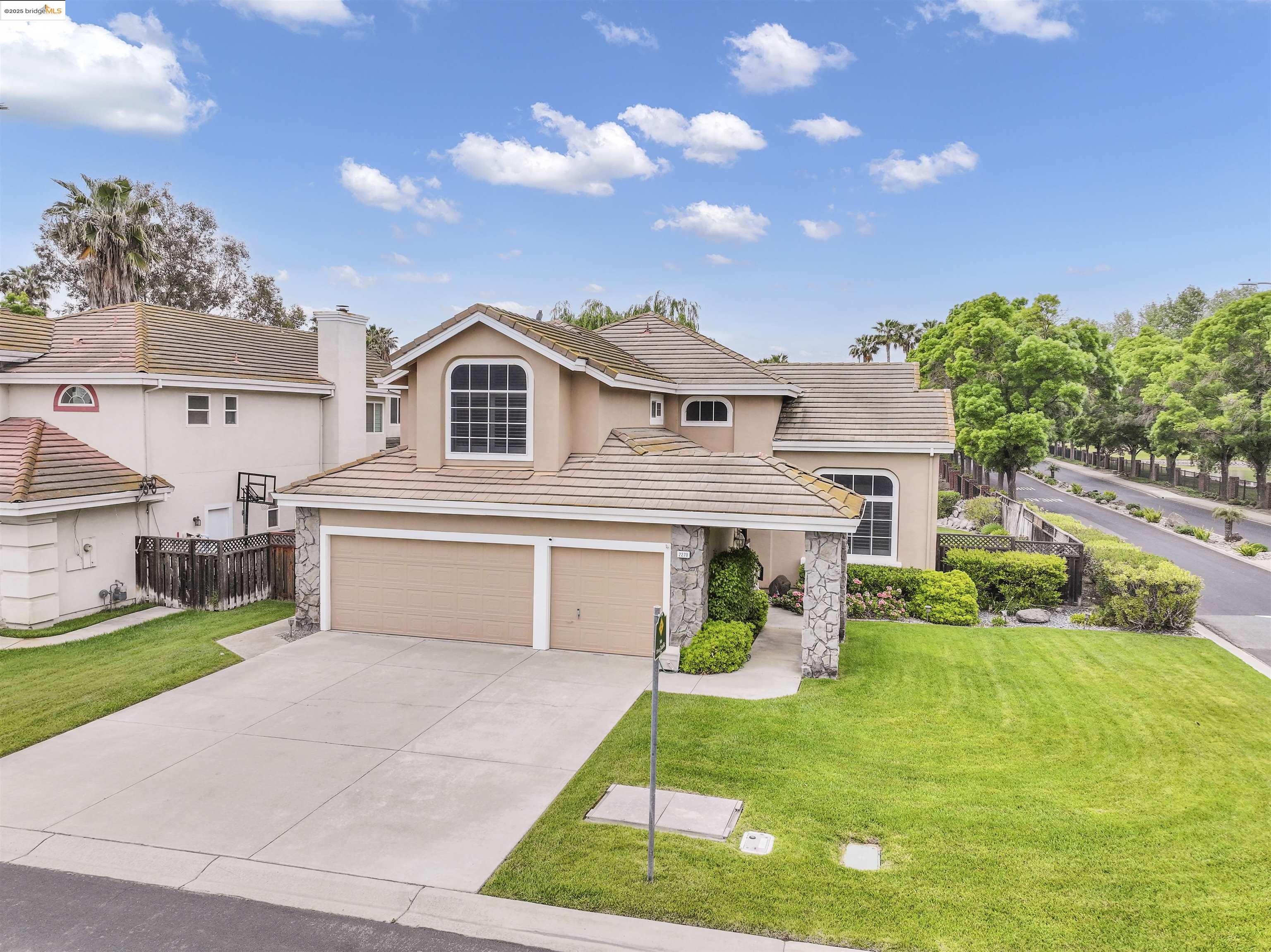 Detail Gallery Image 2 of 37 For 2270 Tamarisk Ct, Discovery Bay,  CA 94505 - 4 Beds | 3 Baths