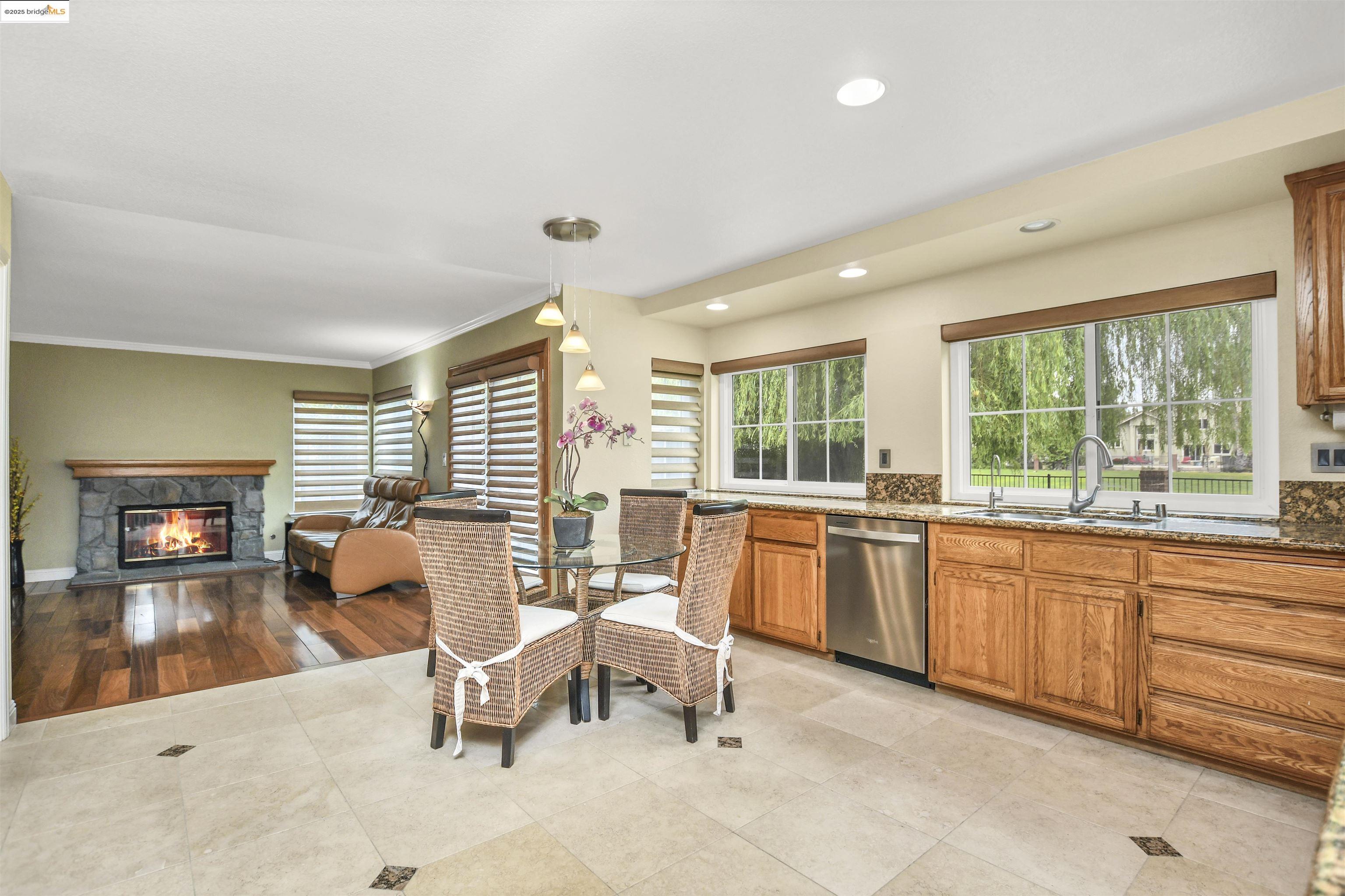 Detail Gallery Image 9 of 37 For 2270 Tamarisk Ct, Discovery Bay,  CA 94505 - 4 Beds | 3 Baths