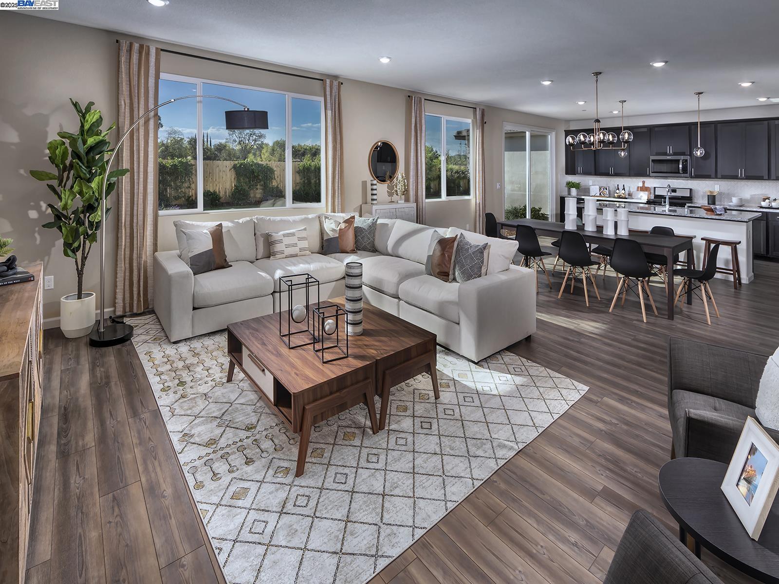 Detail Gallery Image 8 of 17 For 5305 Cardinal Street, Antioch,  CA 94509 - 4 Beds | 3 Baths