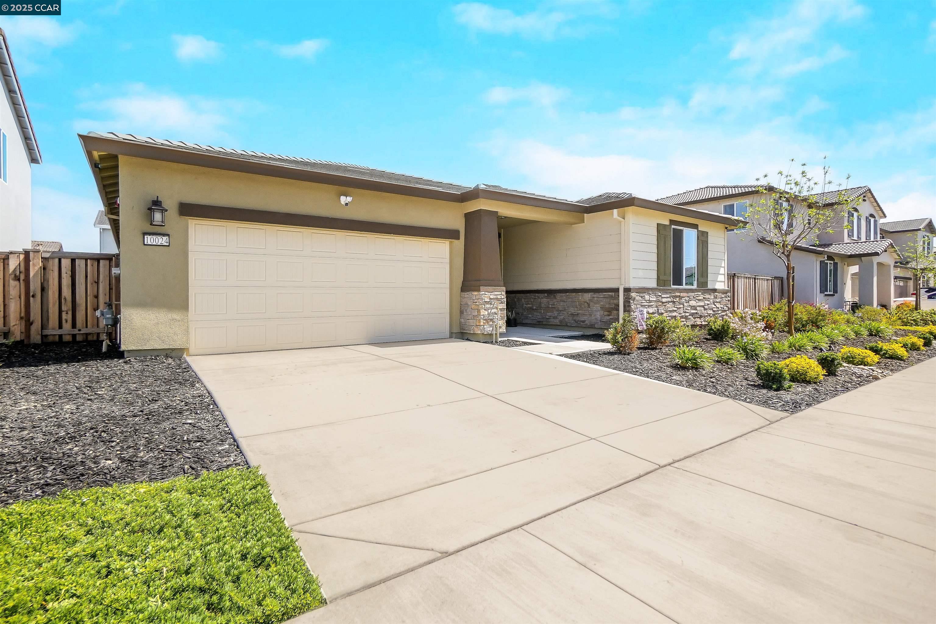 Detail Gallery Image 2 of 47 For 10024 Baltisan Ln, Stockton,  CA 95219 - 4 Beds | 2/1 Baths