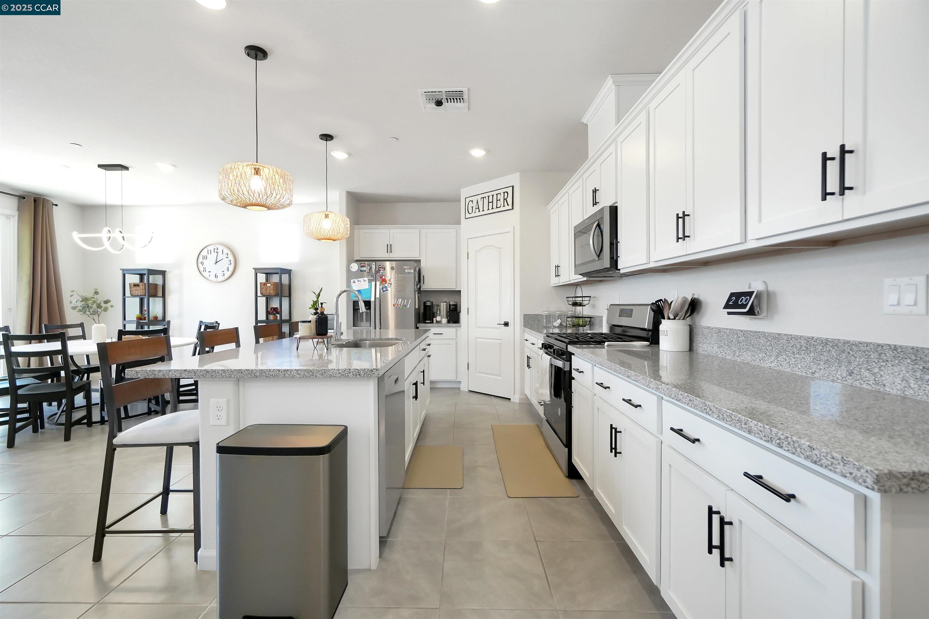 Detail Gallery Image 11 of 47 For 10024 Baltisan Ln, Stockton,  CA 95219 - 4 Beds | 2/1 Baths