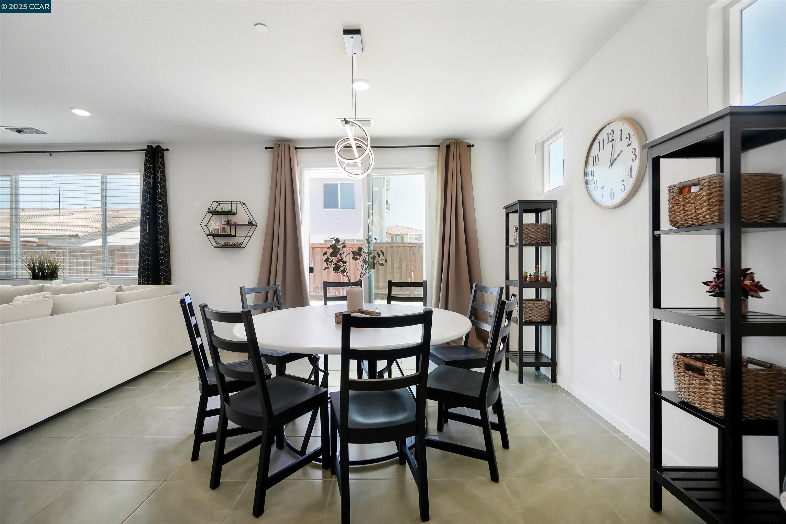 Detail Gallery Image 14 of 47 For 10024 Baltisan Ln, Stockton,  CA 95219 - 4 Beds | 2/1 Baths