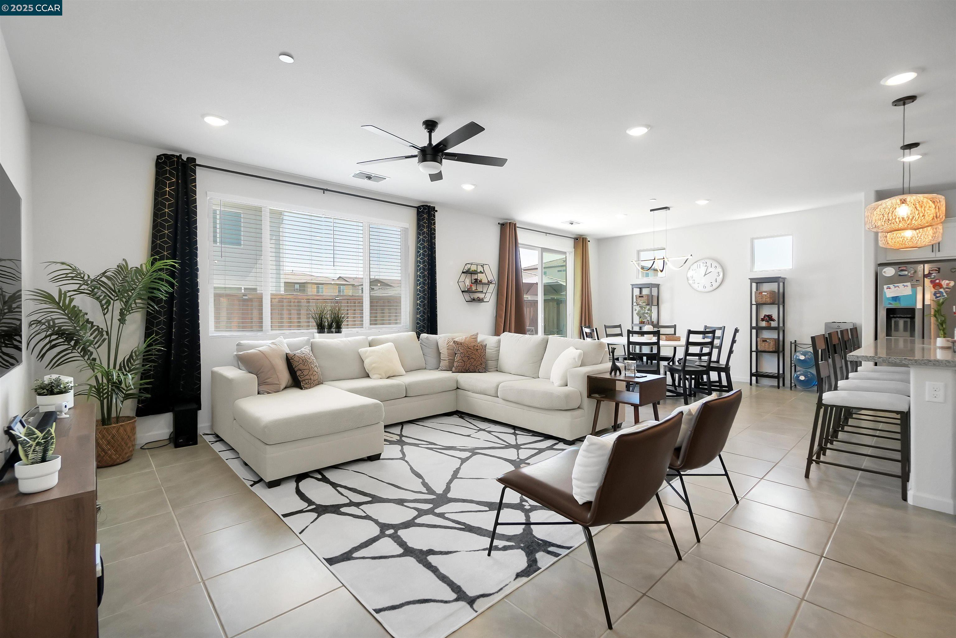 Detail Gallery Image 16 of 47 For 10024 Baltisan Ln, Stockton,  CA 95219 - 4 Beds | 2/1 Baths