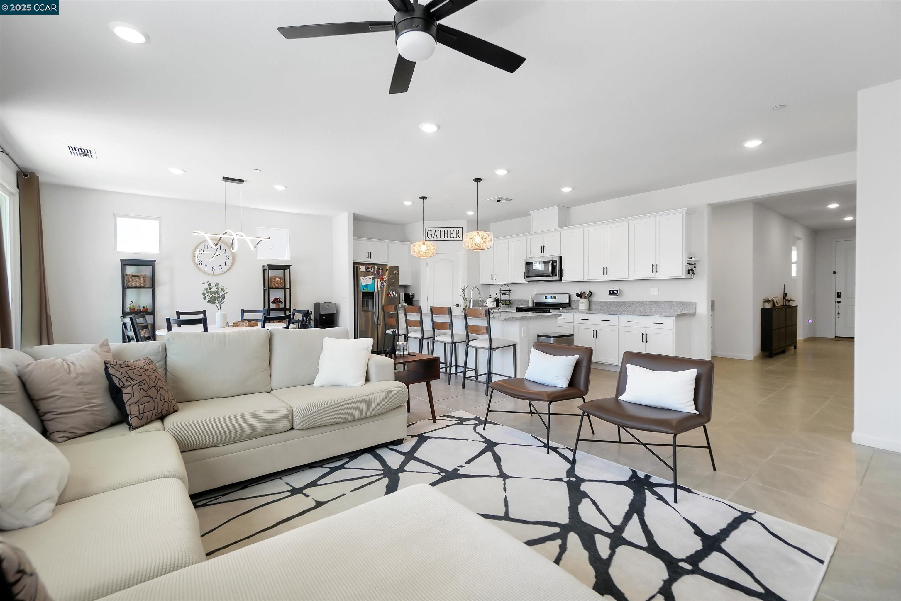 Detail Gallery Image 17 of 47 For 10024 Baltisan Ln, Stockton,  CA 95219 - 4 Beds | 2/1 Baths