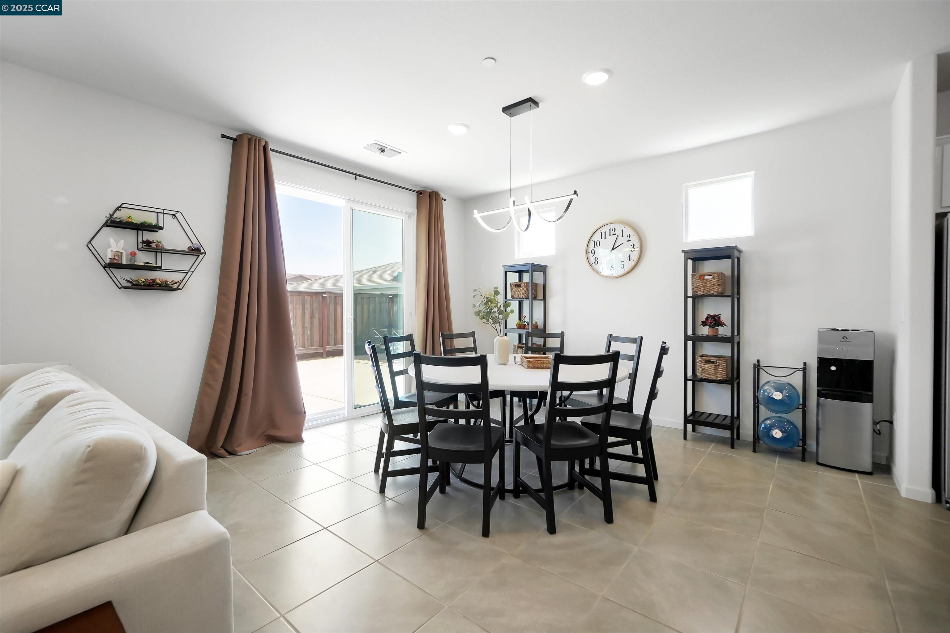 Detail Gallery Image 18 of 47 For 10024 Baltisan Ln, Stockton,  CA 95219 - 4 Beds | 2/1 Baths