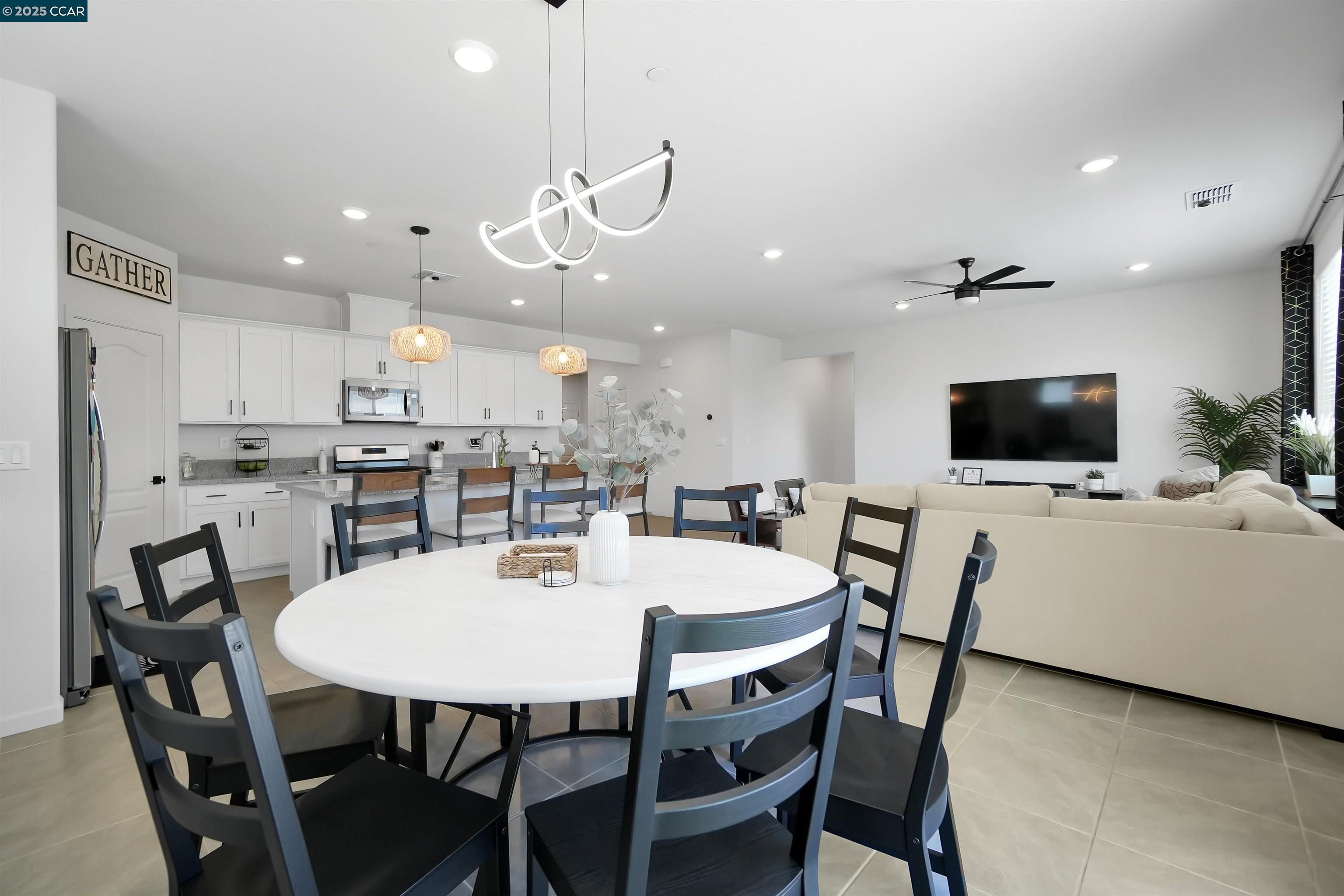 Detail Gallery Image 19 of 47 For 10024 Baltisan Ln, Stockton,  CA 95219 - 4 Beds | 2/1 Baths
