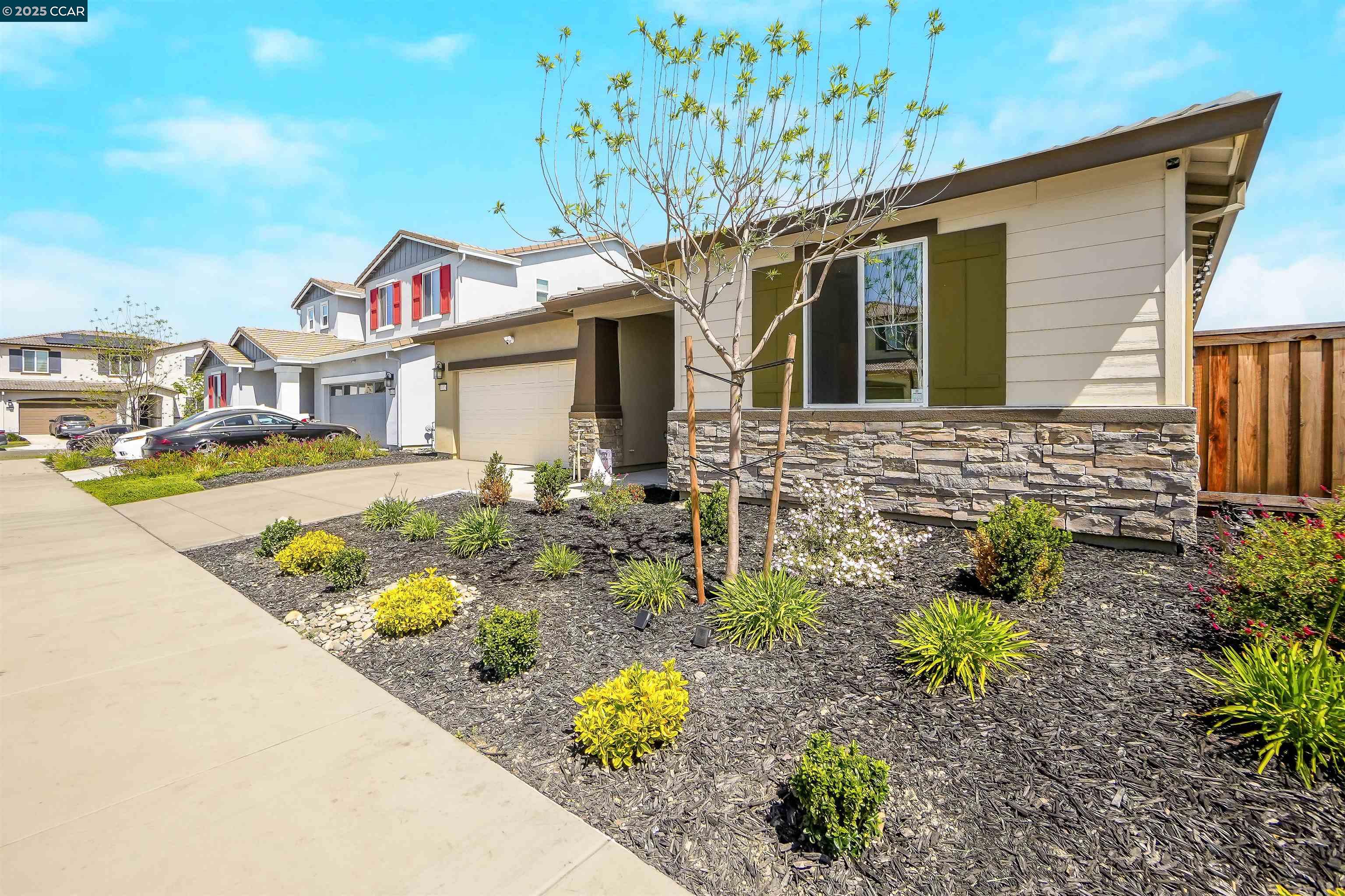 Detail Gallery Image 3 of 47 For 10024 Baltisan Ln, Stockton,  CA 95219 - 4 Beds | 2/1 Baths