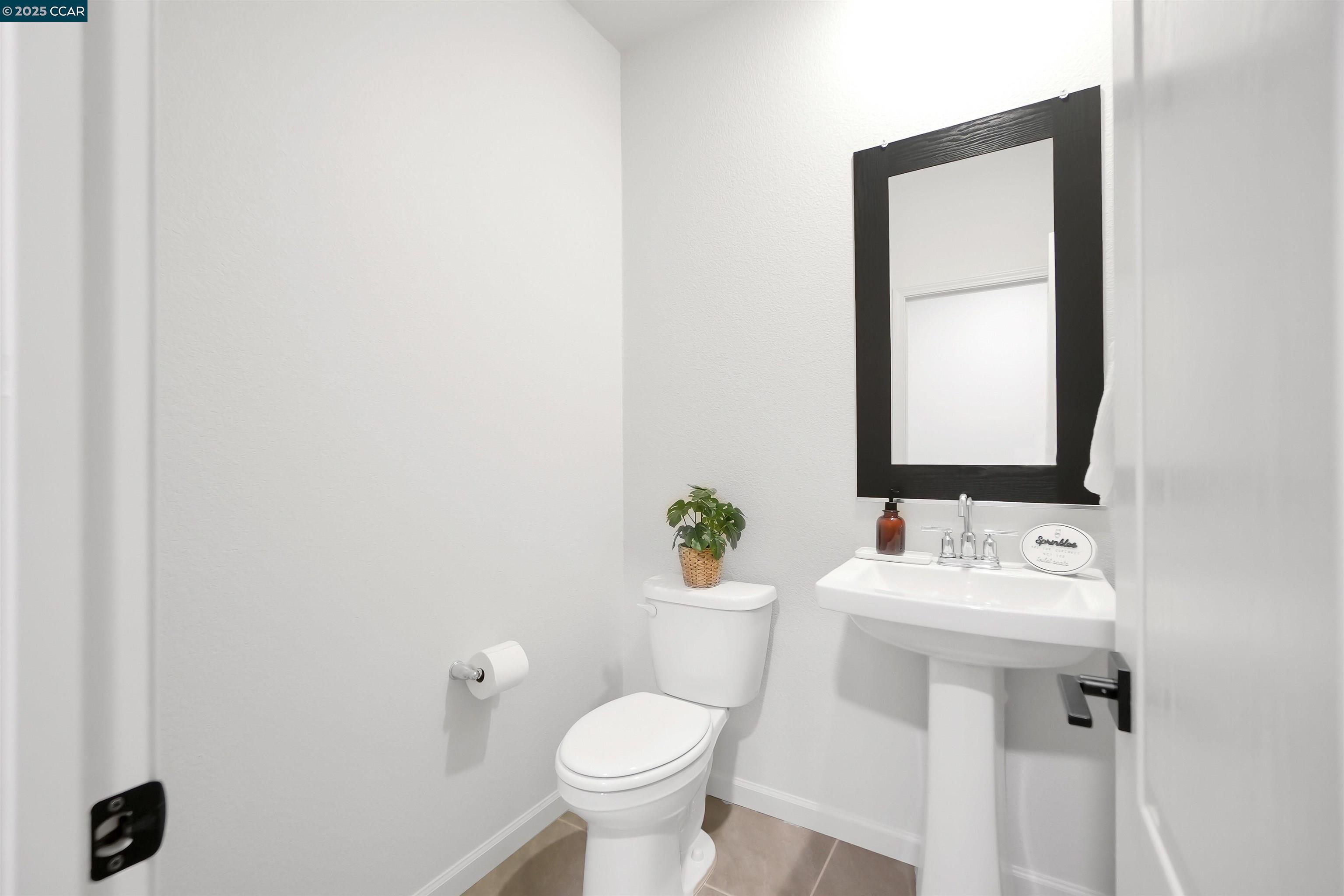 Detail Gallery Image 24 of 47 For 10024 Baltisan Ln, Stockton,  CA 95219 - 4 Beds | 2/1 Baths