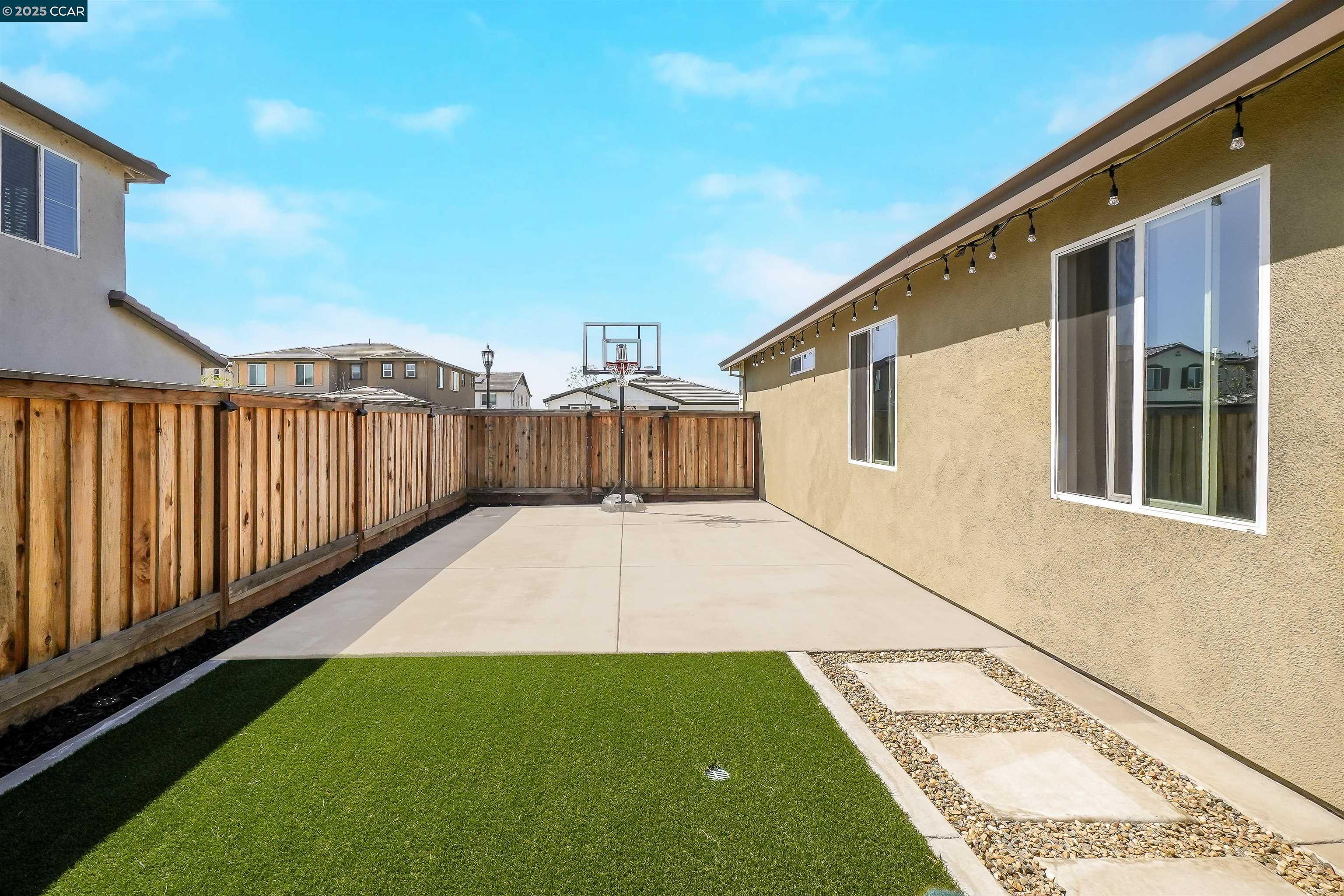 Detail Gallery Image 37 of 47 For 10024 Baltisan Ln, Stockton,  CA 95219 - 4 Beds | 2/1 Baths