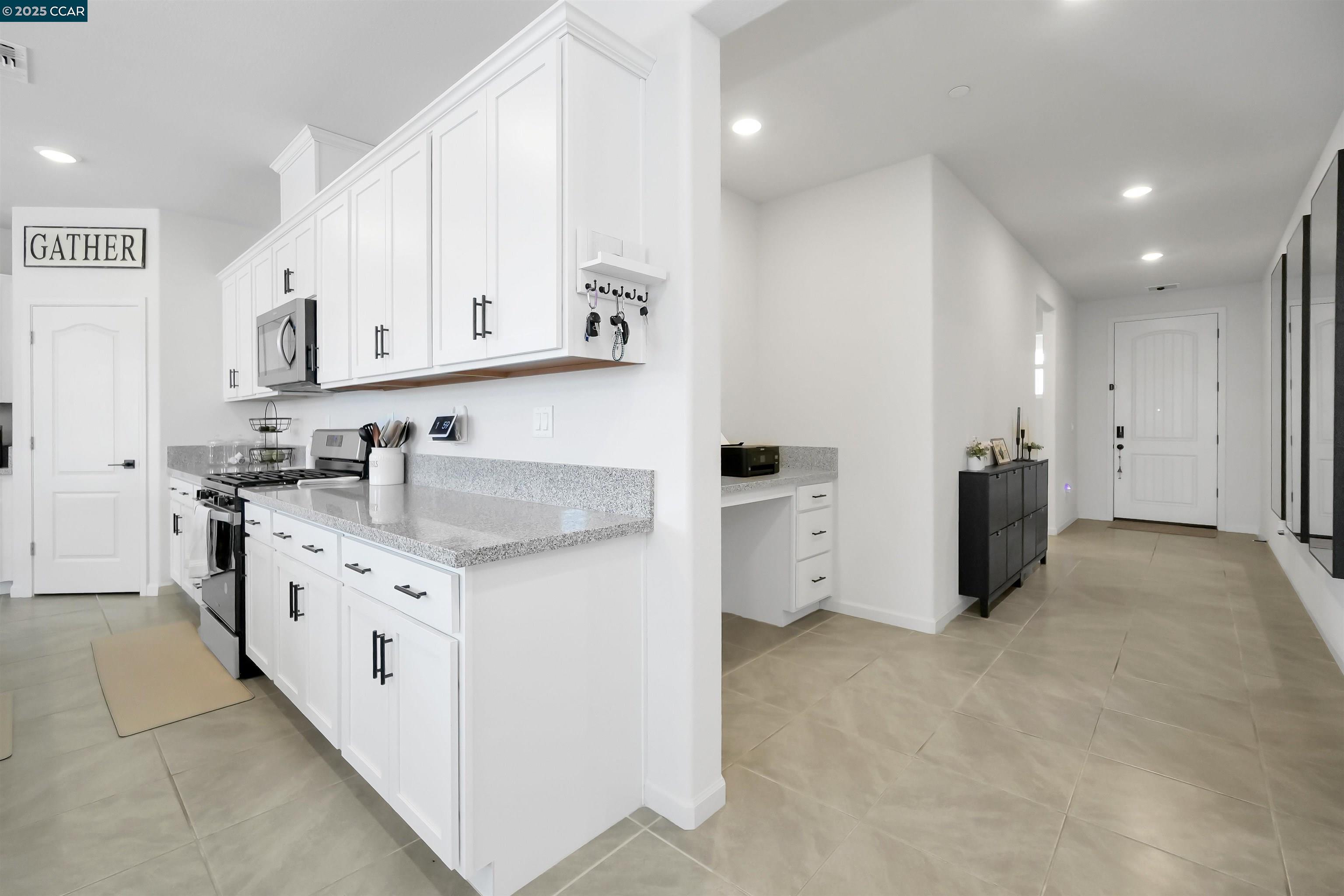 Detail Gallery Image 9 of 47 For 10024 Baltisan Ln, Stockton,  CA 95219 - 4 Beds | 2/1 Baths