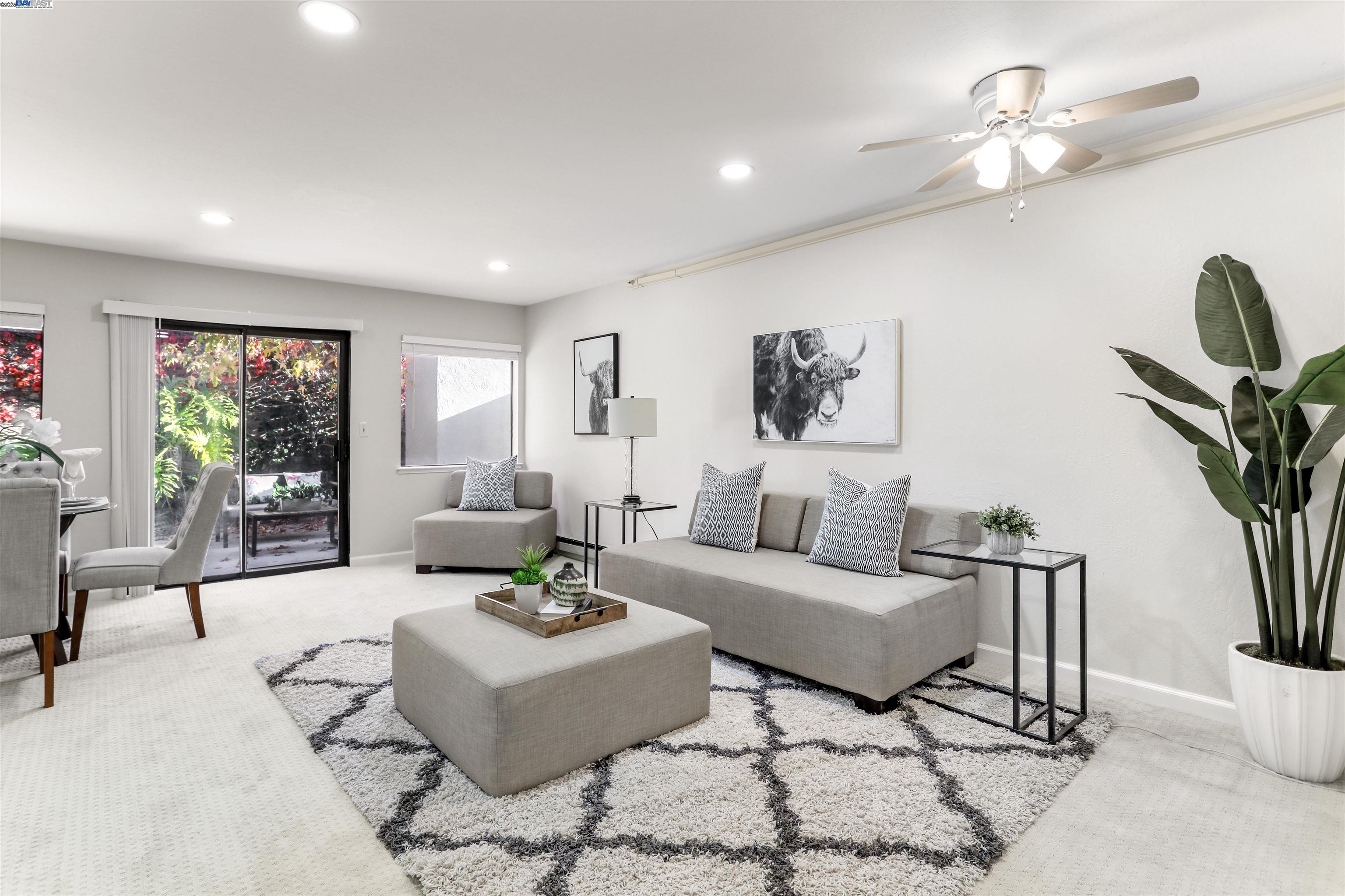 Detail Gallery Image 1 of 34 For 320 Peninsula Ave #107,  San Mateo,  CA 94401 - 2 Beds | 2 Baths
