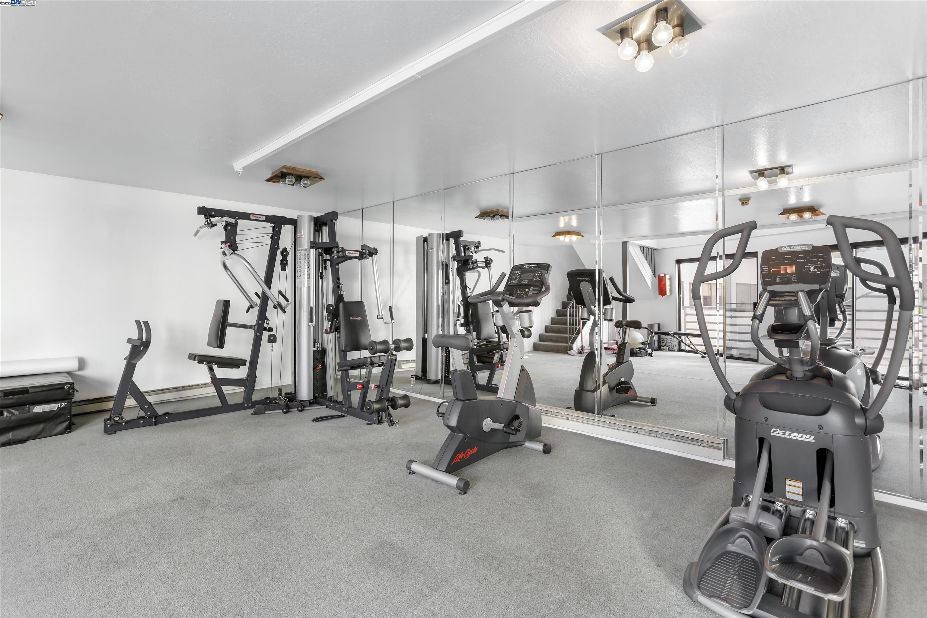 Detail Gallery Image 27 of 34 For 320 Peninsula Ave #107,  San Mateo,  CA 94401 - 2 Beds | 2 Baths