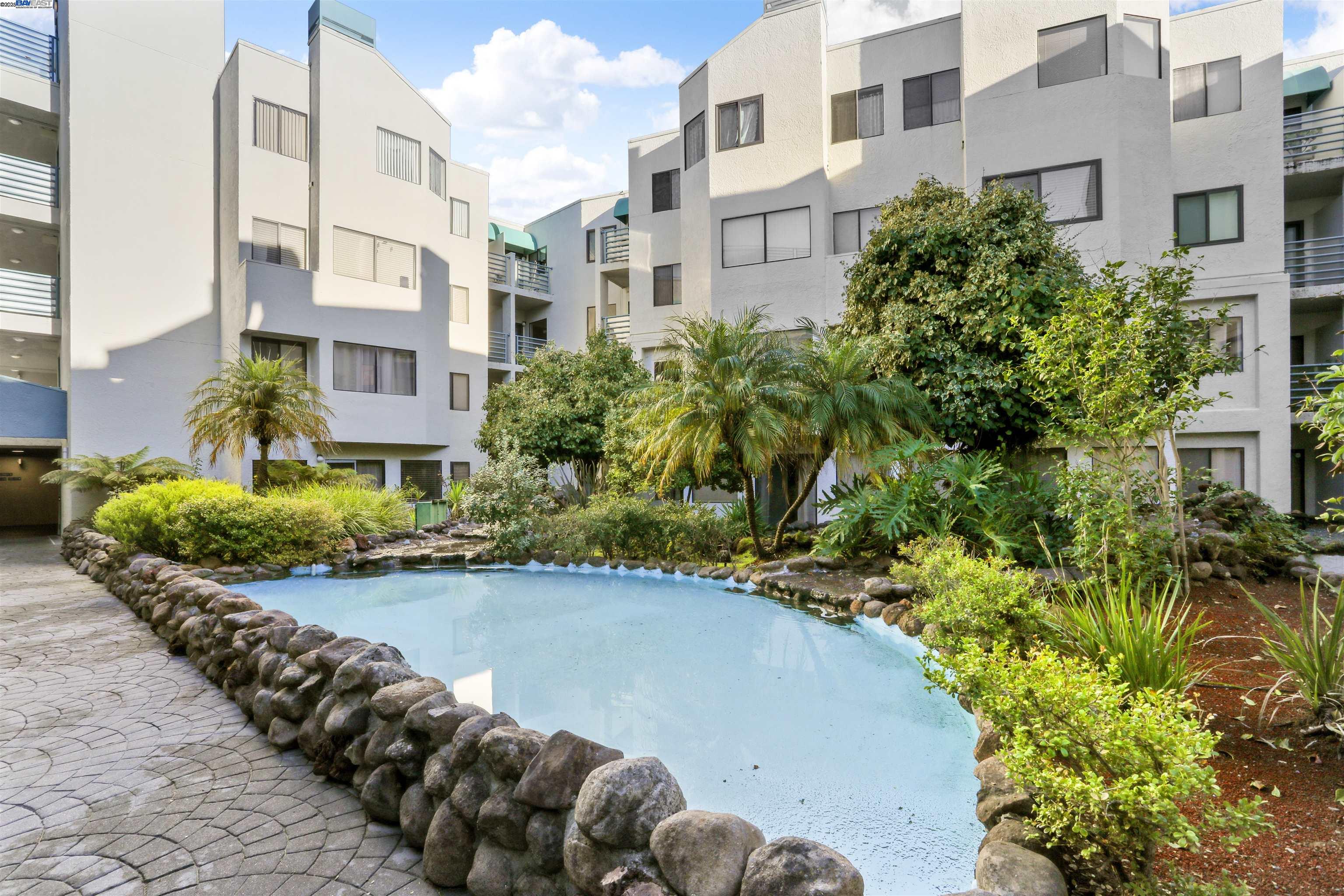 Detail Gallery Image 30 of 34 For 320 Peninsula Ave #107,  San Mateo,  CA 94401 - 2 Beds | 2 Baths