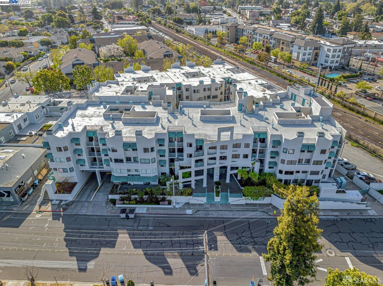 Detail Gallery Image 41 of 43 For 320 Peninsula Ave #107,  San Mateo,  CA 94401 - 2 Beds | 2 Baths
