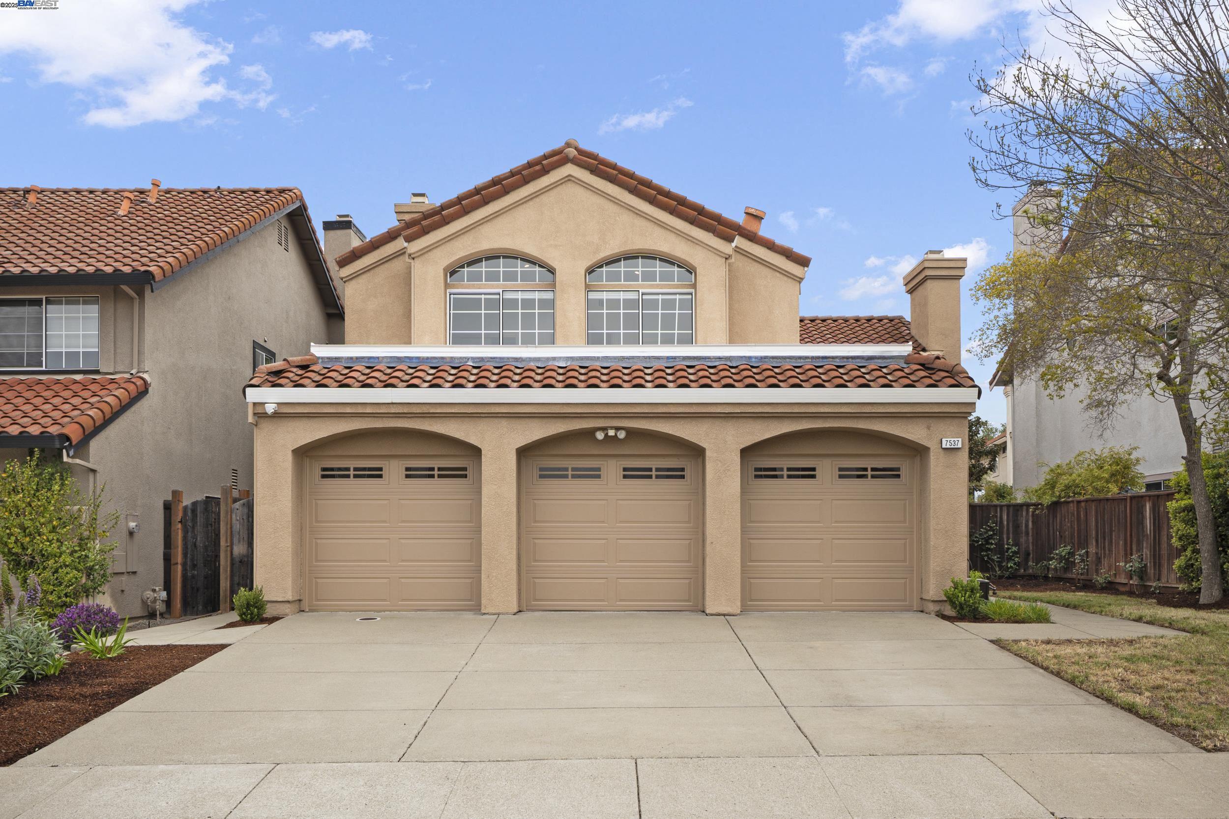 Detail Gallery Image 1 of 1 For 7537 Denison Pl, Castro Valley,  CA 94552 - 4 Beds | 3 Baths