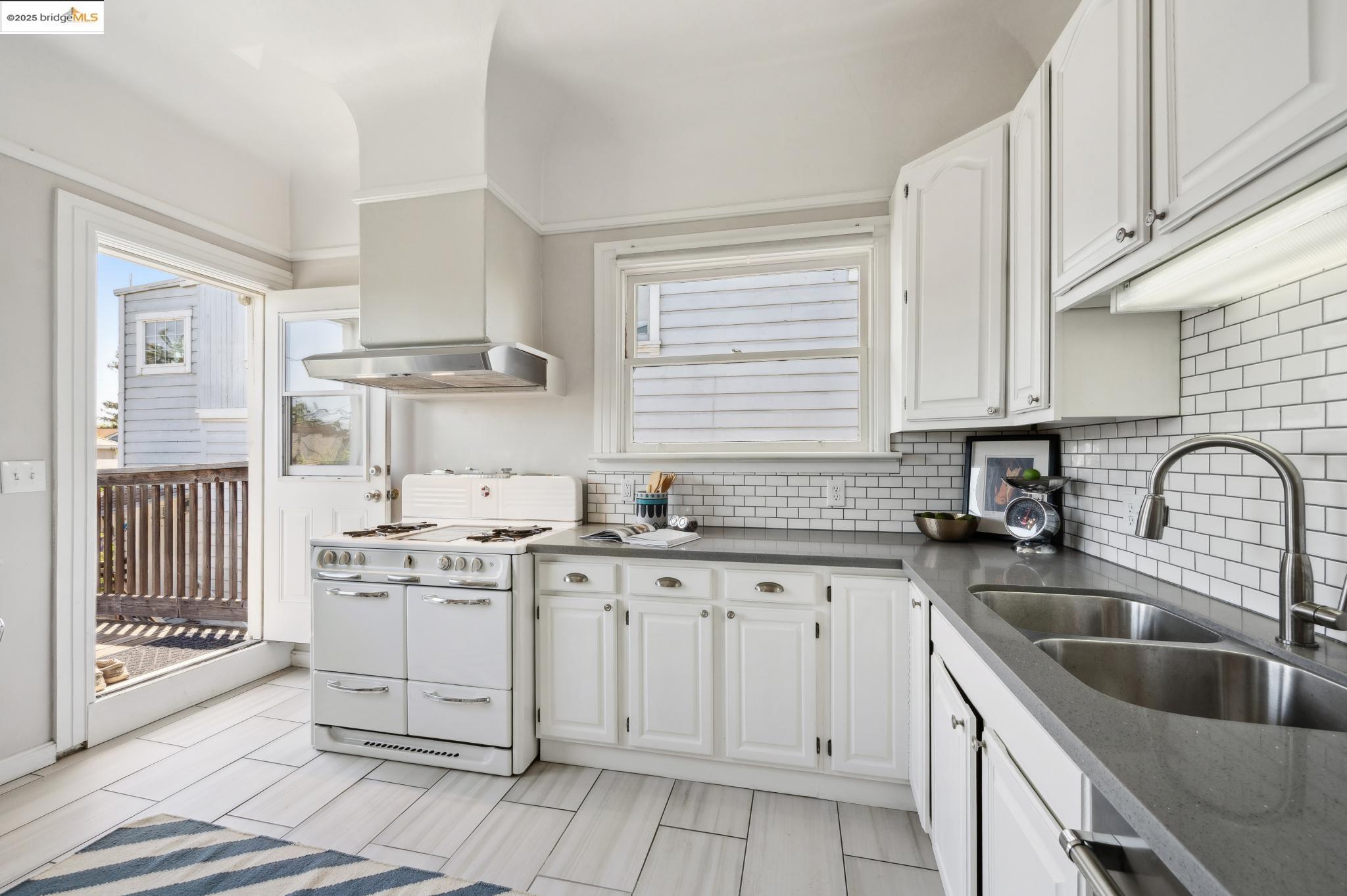Detail Gallery Image 38 of 50 For 1042 Santa Clara Ave, Alameda,  CA 94501 - – Beds | – Baths