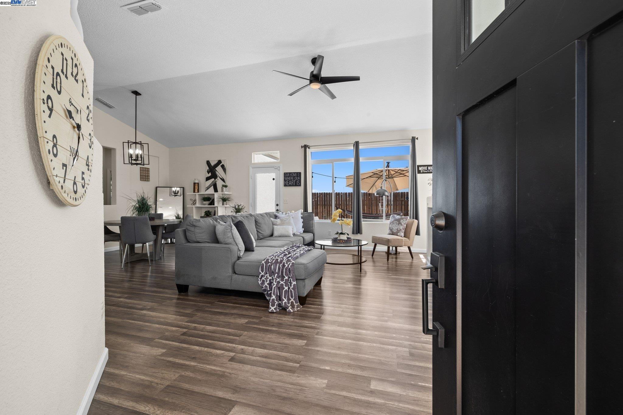 Detail Gallery Image 6 of 43 For 762 Rubier Way, Rio Vista,  CA 94571-123 - 4 Beds | 2 Baths