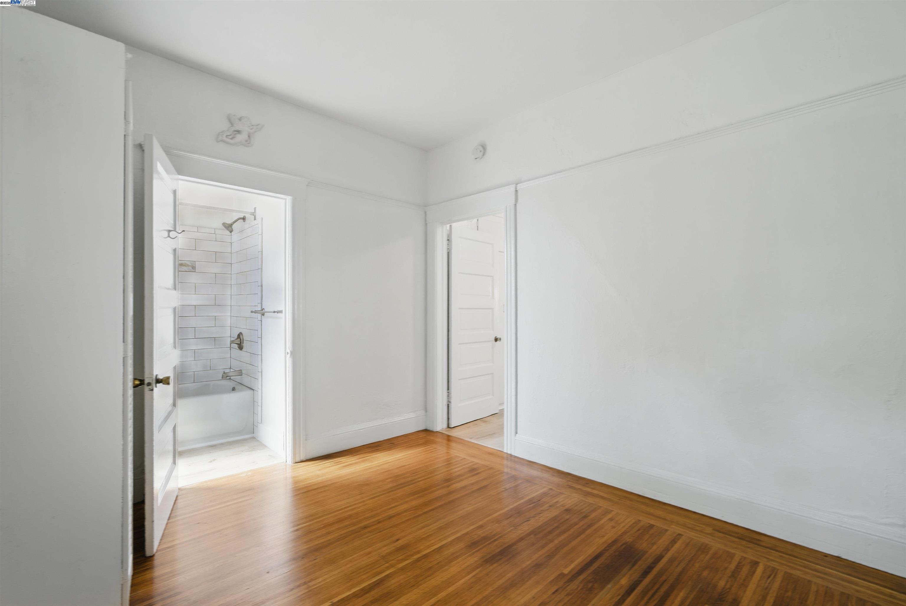 property-img