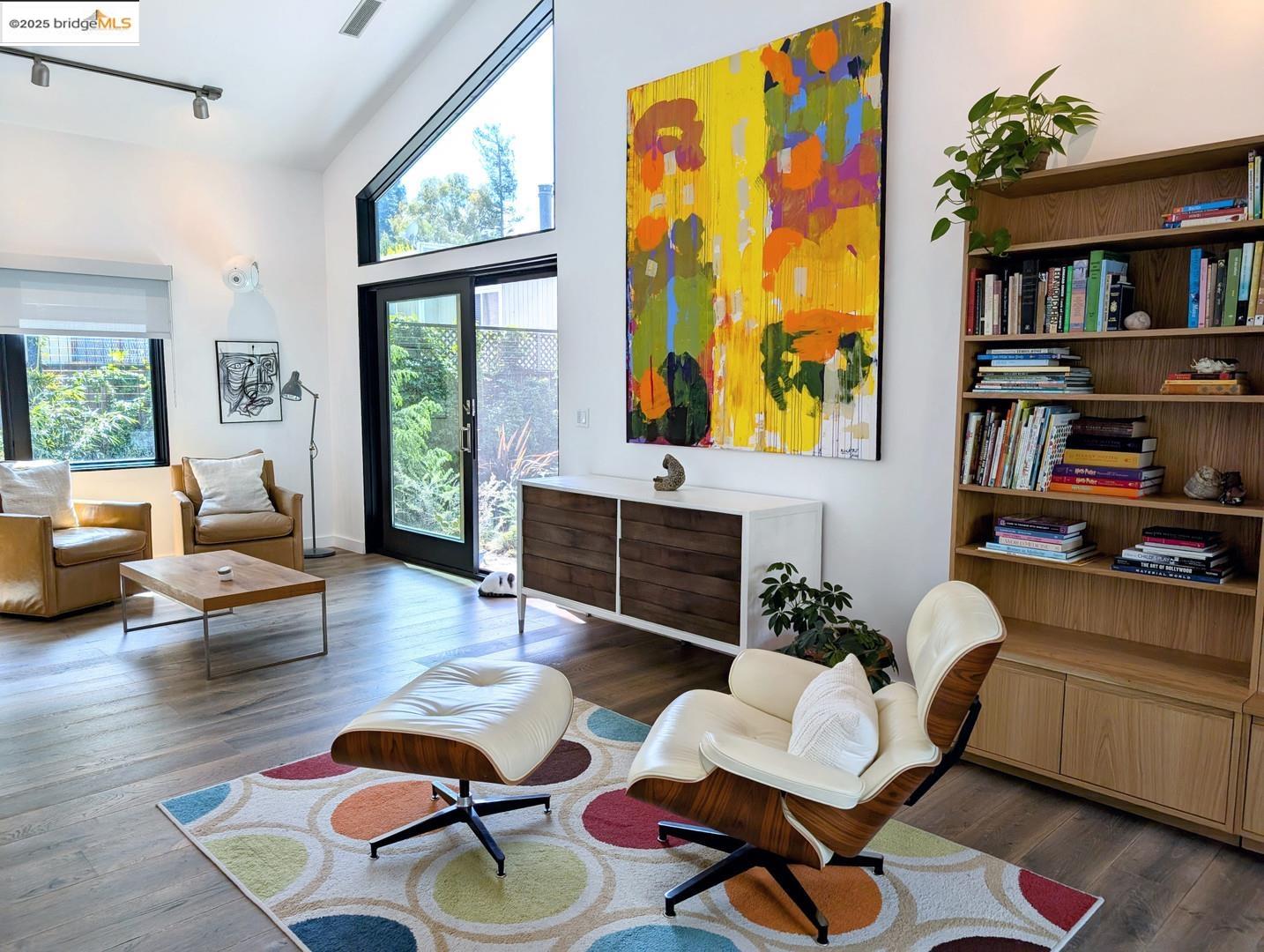 Detail Gallery Image 1 of 23 For 206 Donohoe St, East Palo Alto,  CA 94303 - 3 Beds | 3 Baths