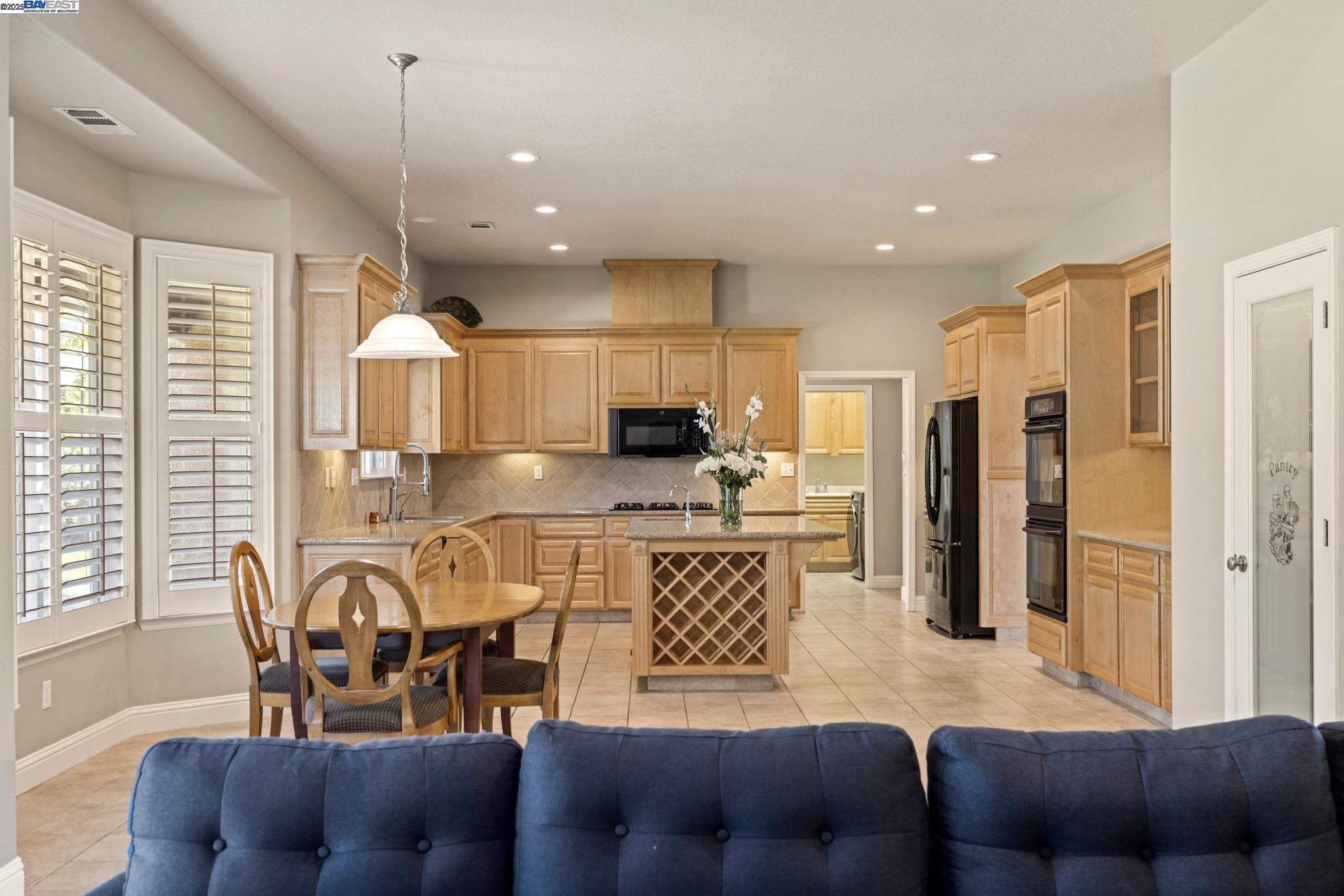 Detail Gallery Image 7 of 42 For 257 E Milgeo Ave, Ripon,  CA 95366 - 3 Beds | 2 Baths