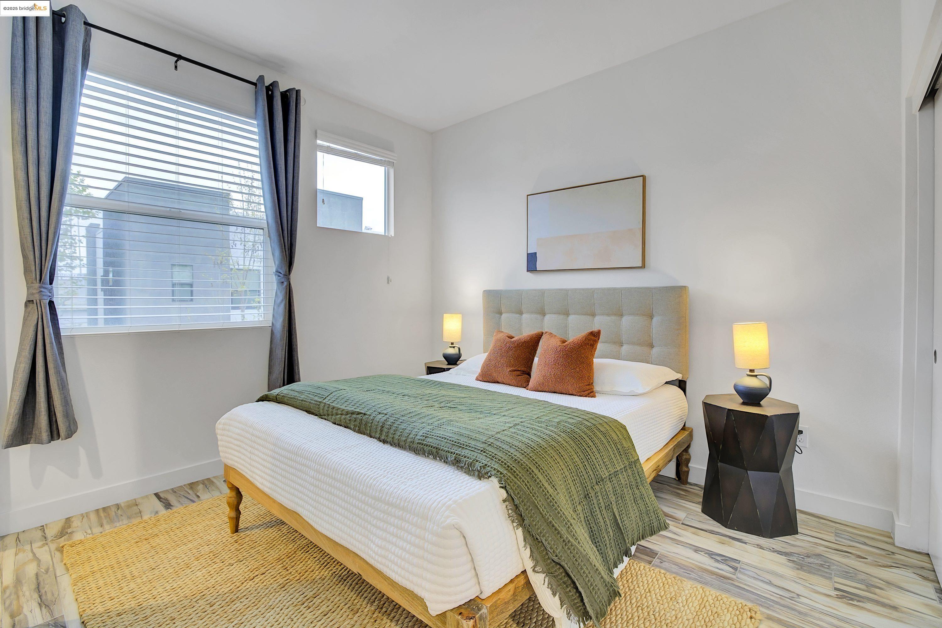 Detail Gallery Image 14 of 32 For 1423 Prescott St, Oakland,  CA 94607 - 2 Beds | 2/1 Baths